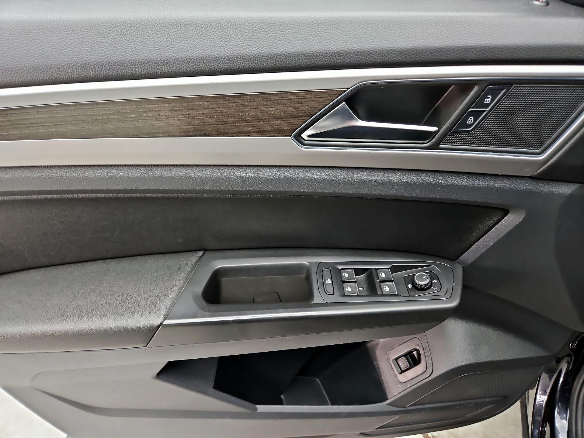 Thumbnail: 2018 Volkswagen Atlas - 10