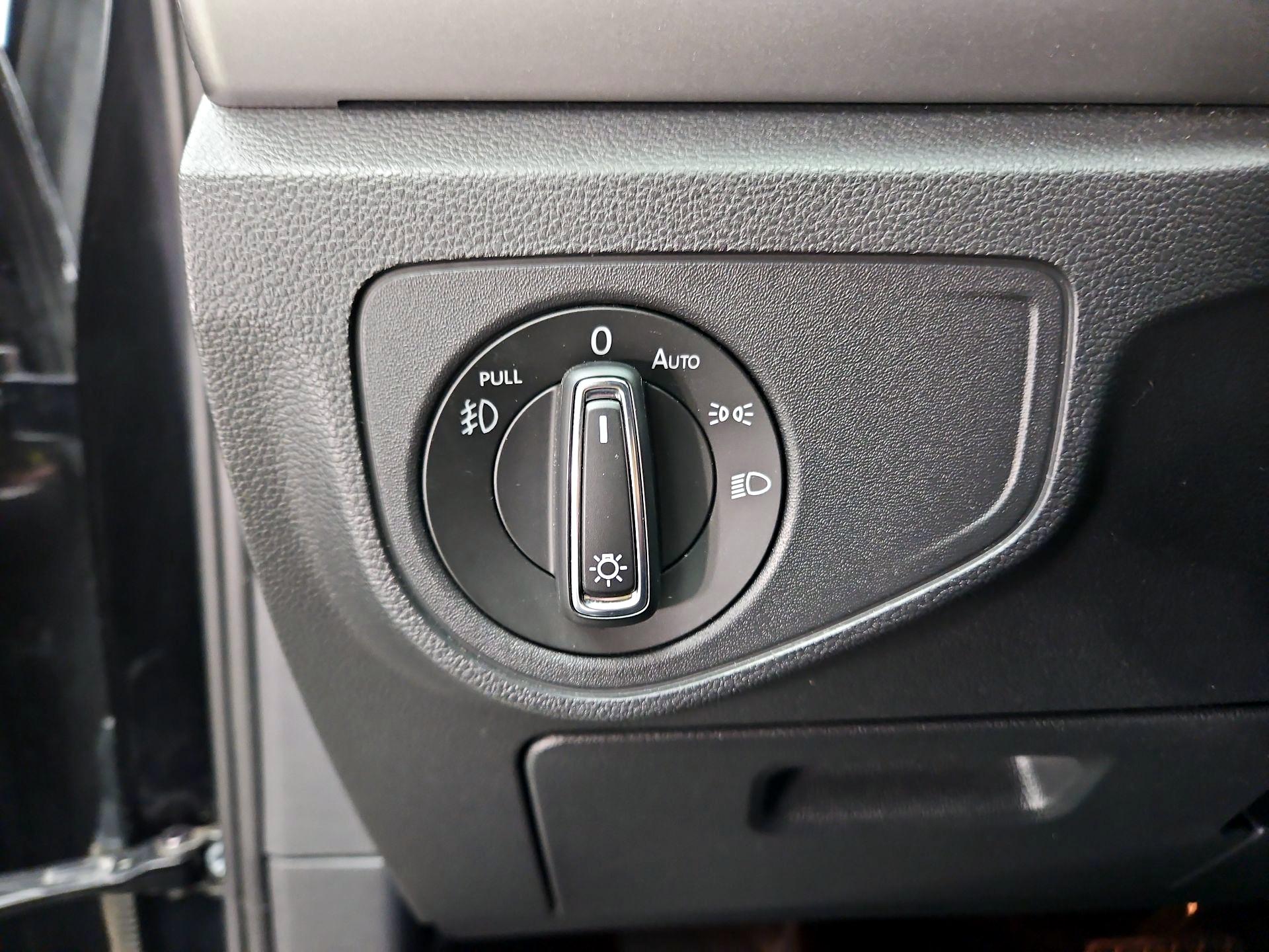 Thumbnail: 2018 Volkswagen Atlas - 11