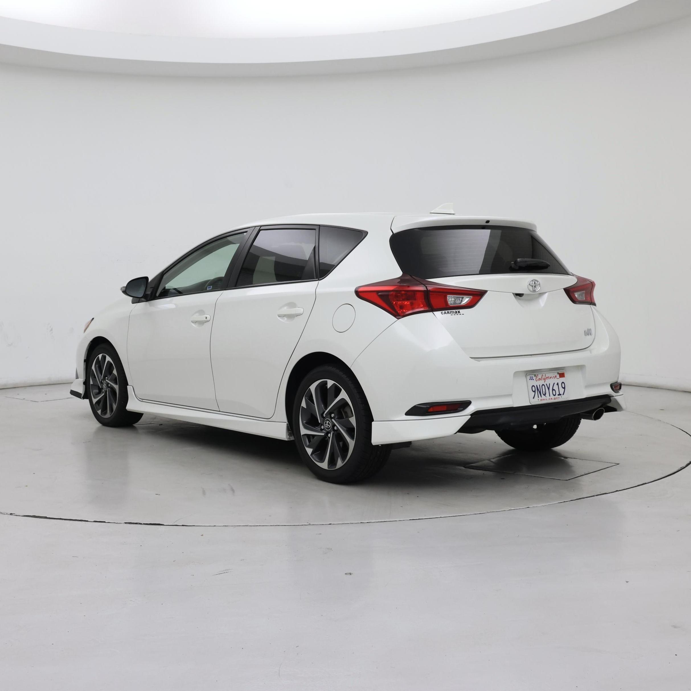 Thumbnail: 2017 Toyota Corolla iM - 2