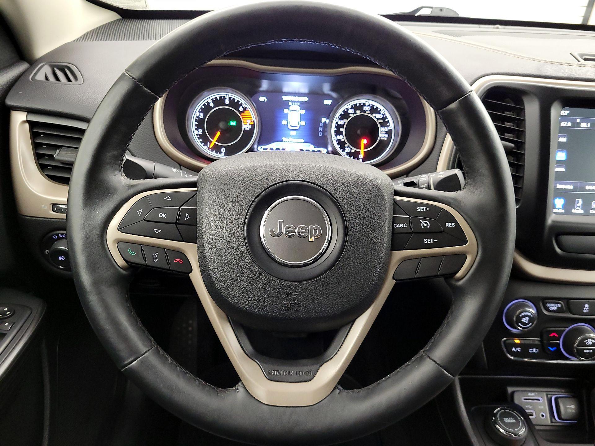 Thumbnail: 2017 Jeep Cherokee - 10