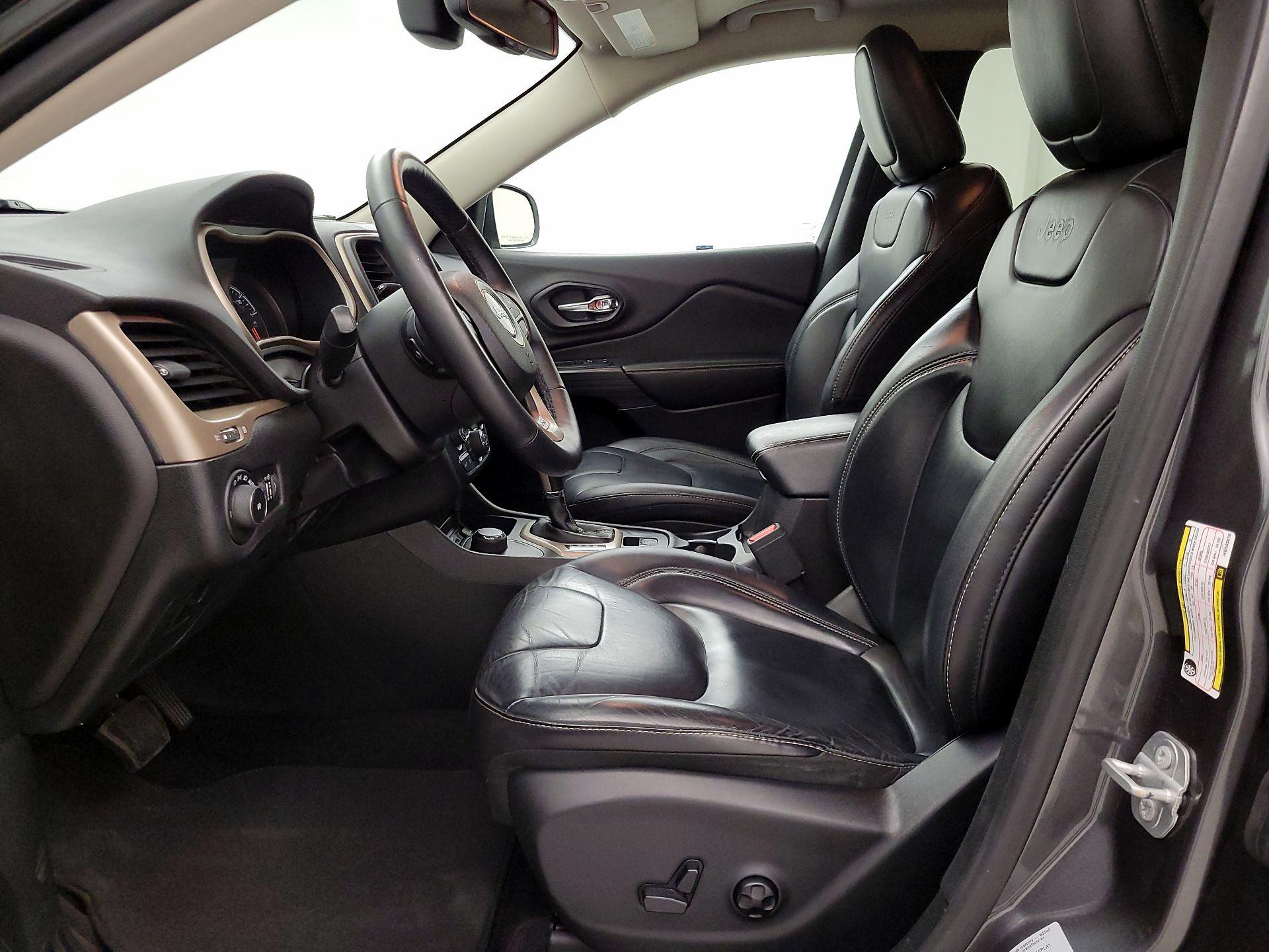 Thumbnail: 2017 Jeep Cherokee - 11