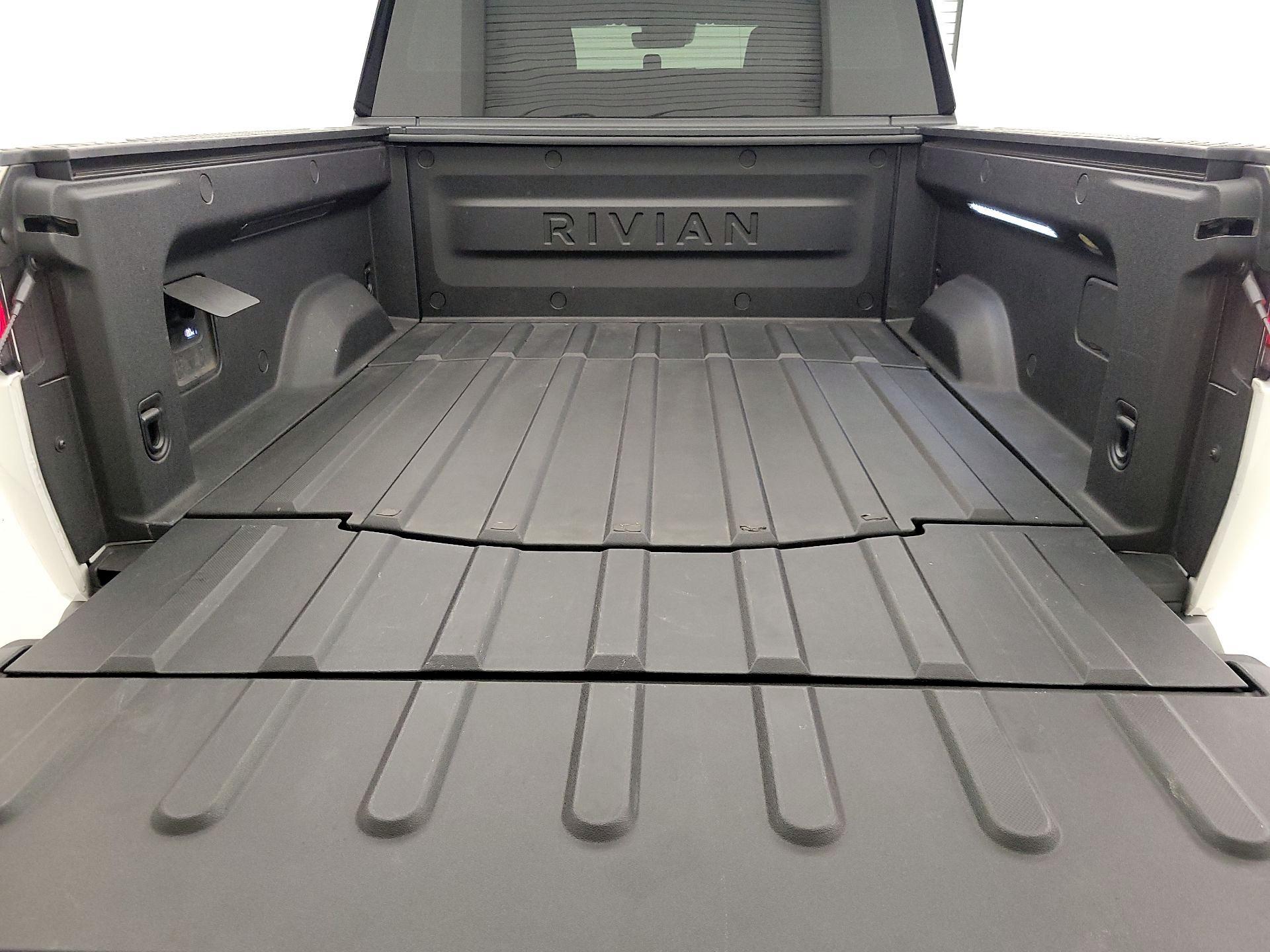 Thumbnail: 2023 Rivian R1T - 18