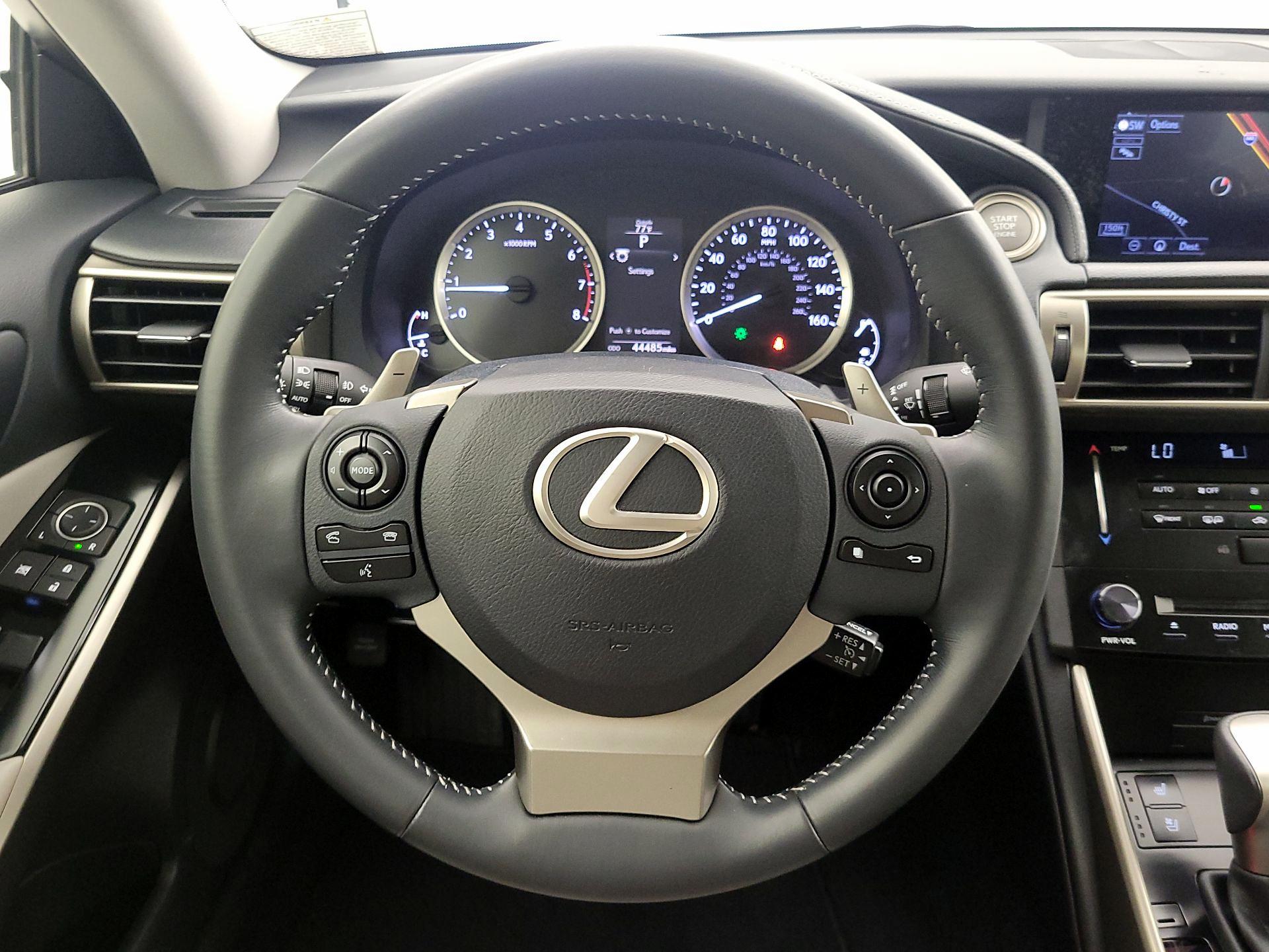 Thumbnail: 2014 Lexus IS - 10
