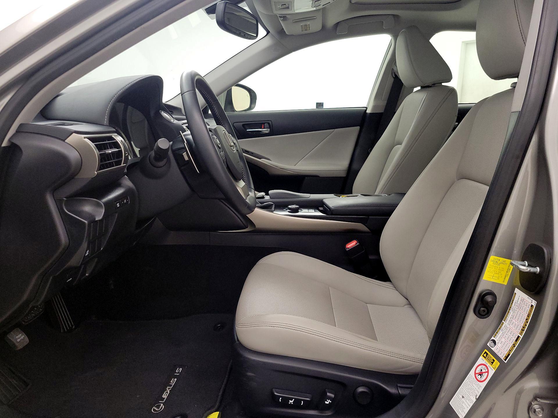 Thumbnail: 2014 Lexus IS - 11
