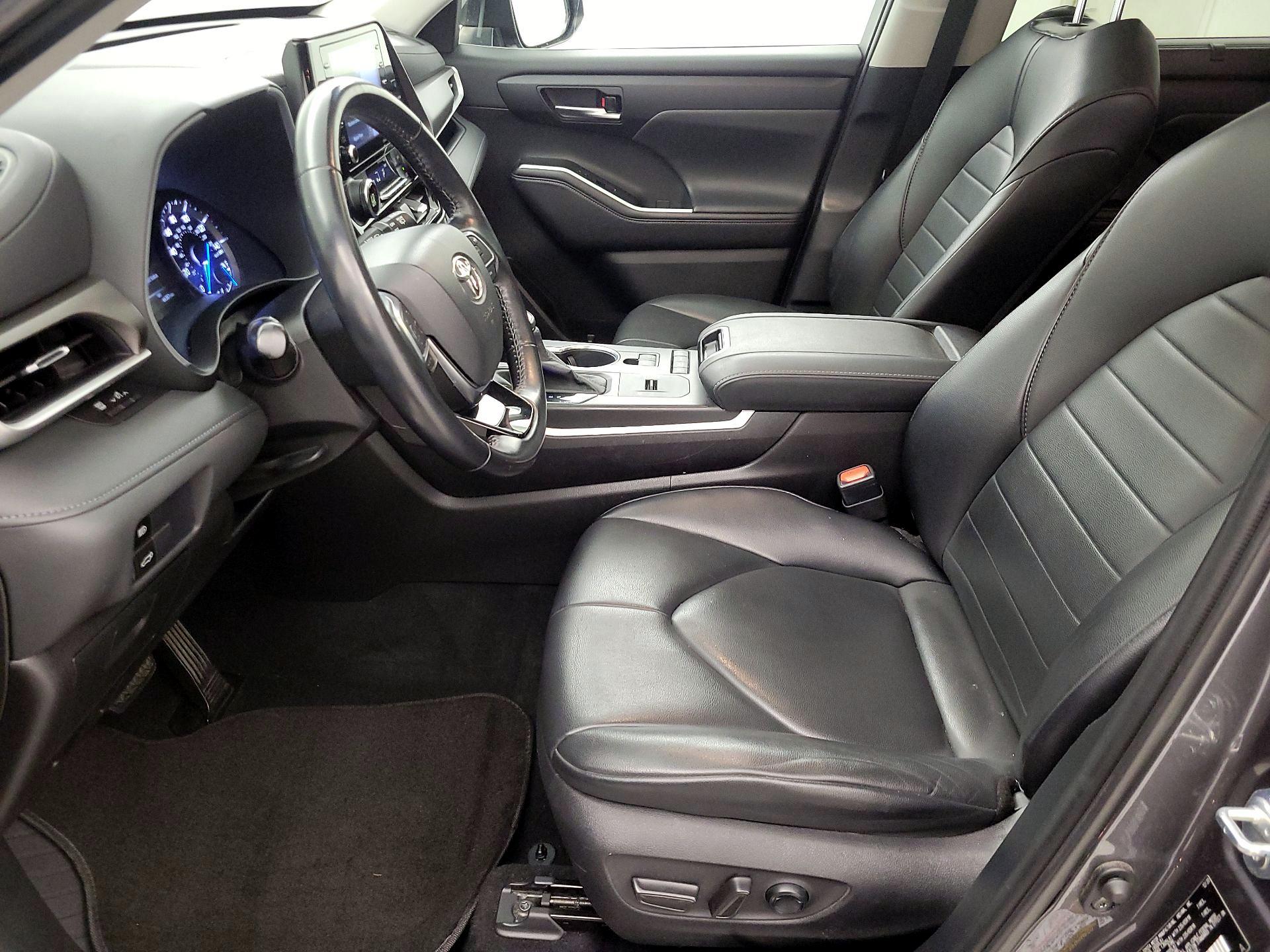 Thumbnail: 2021 Toyota Highlander - 11