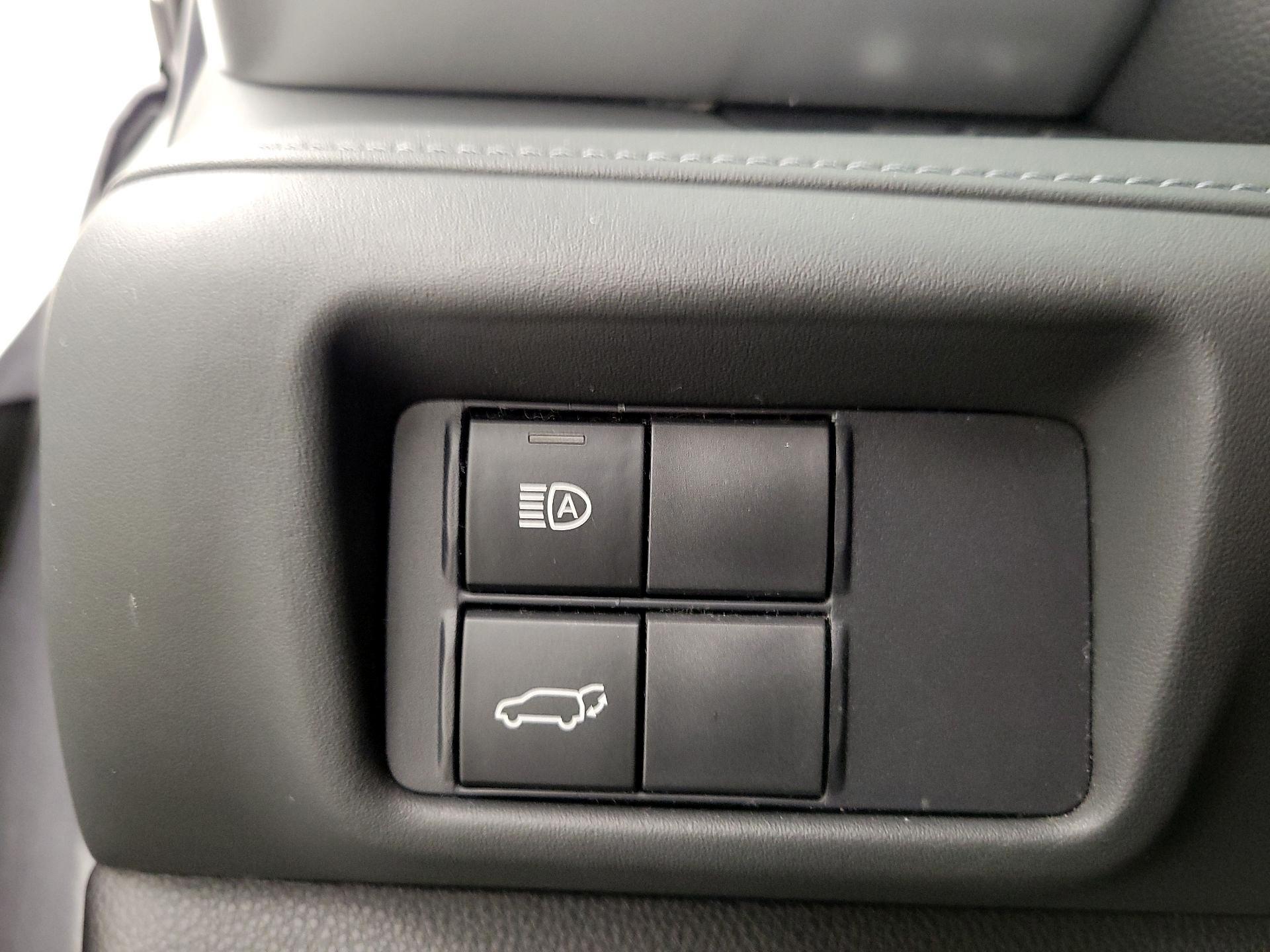 Thumbnail: 2021 Toyota Highlander - 13