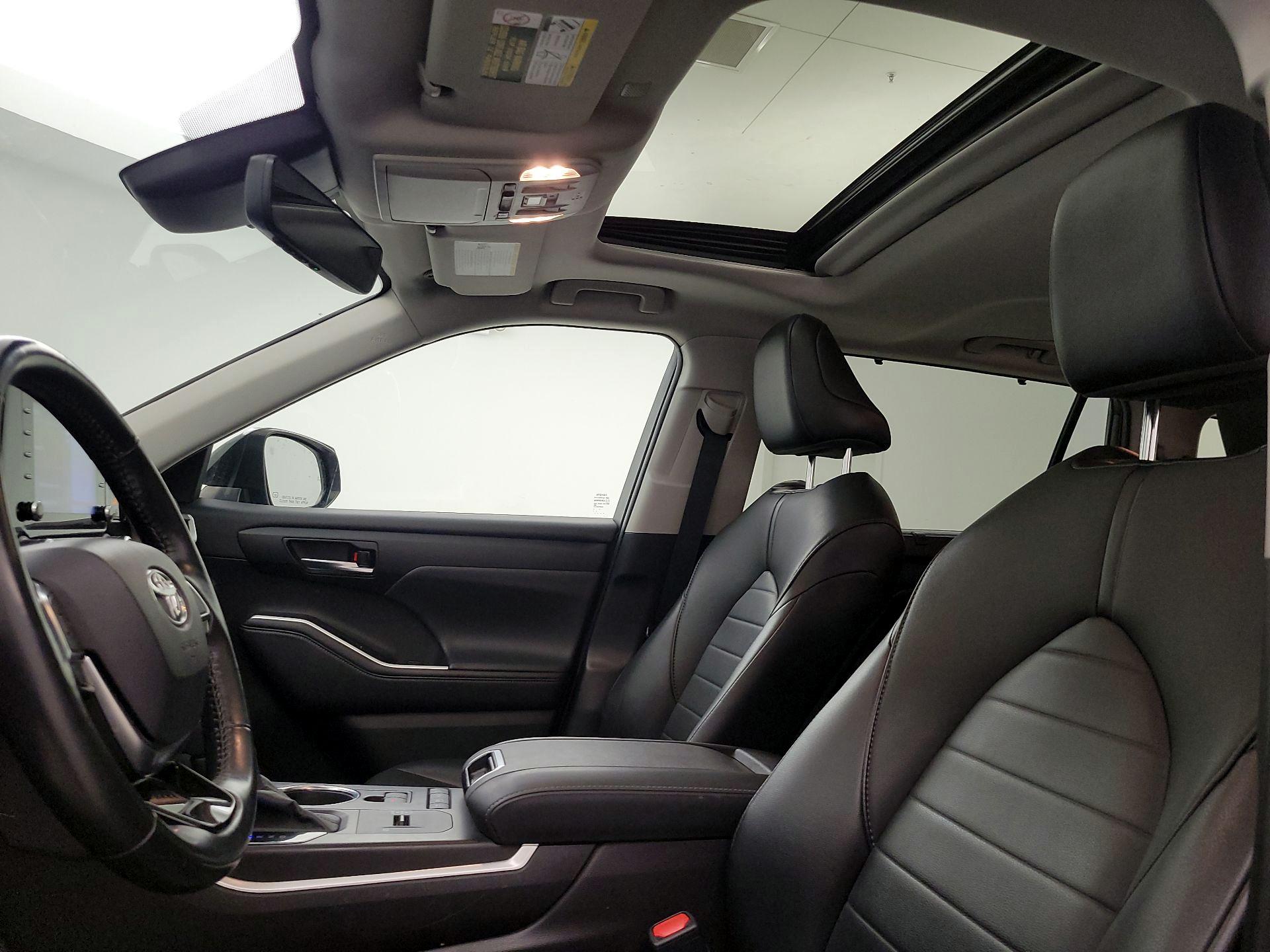 Thumbnail: 2021 Toyota Highlander - 20