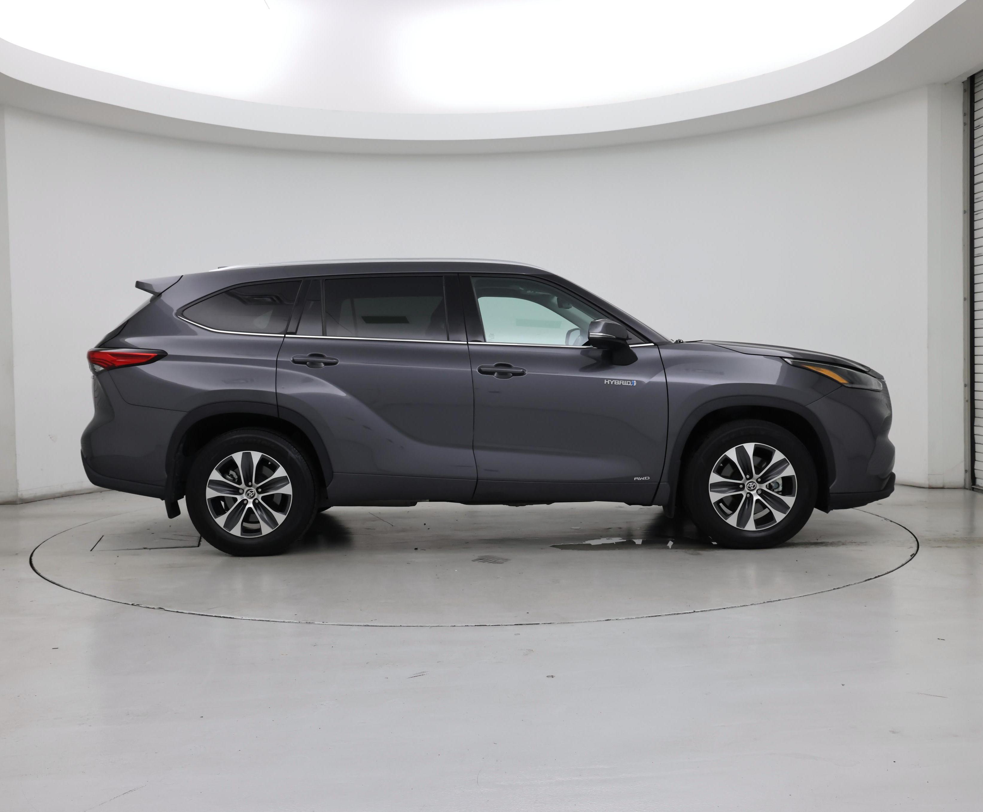 Thumbnail: 2021 Toyota Highlander - 7