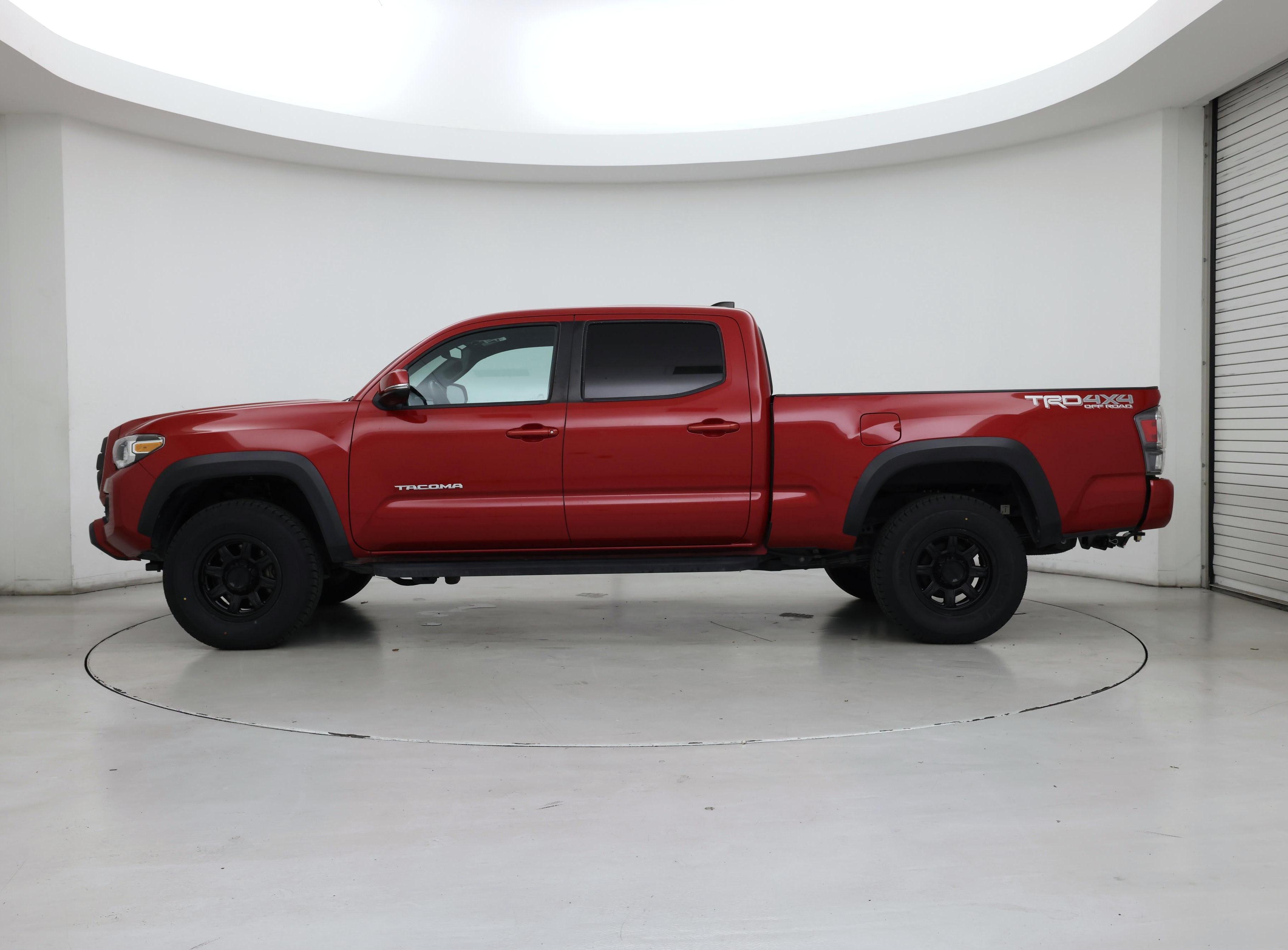 Thumbnail: 2022 Toyota Tacoma - 3