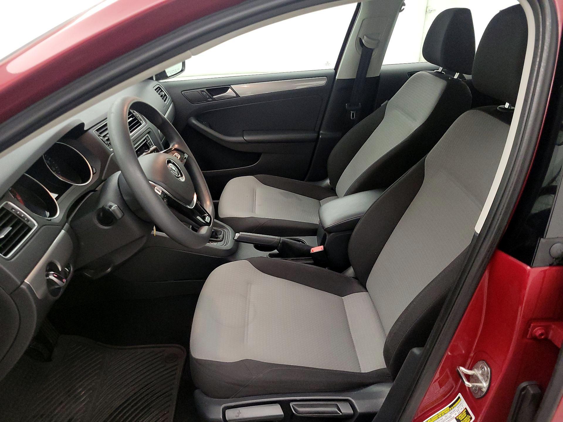 Thumbnail: 2017 Volkswagen Jetta - 11