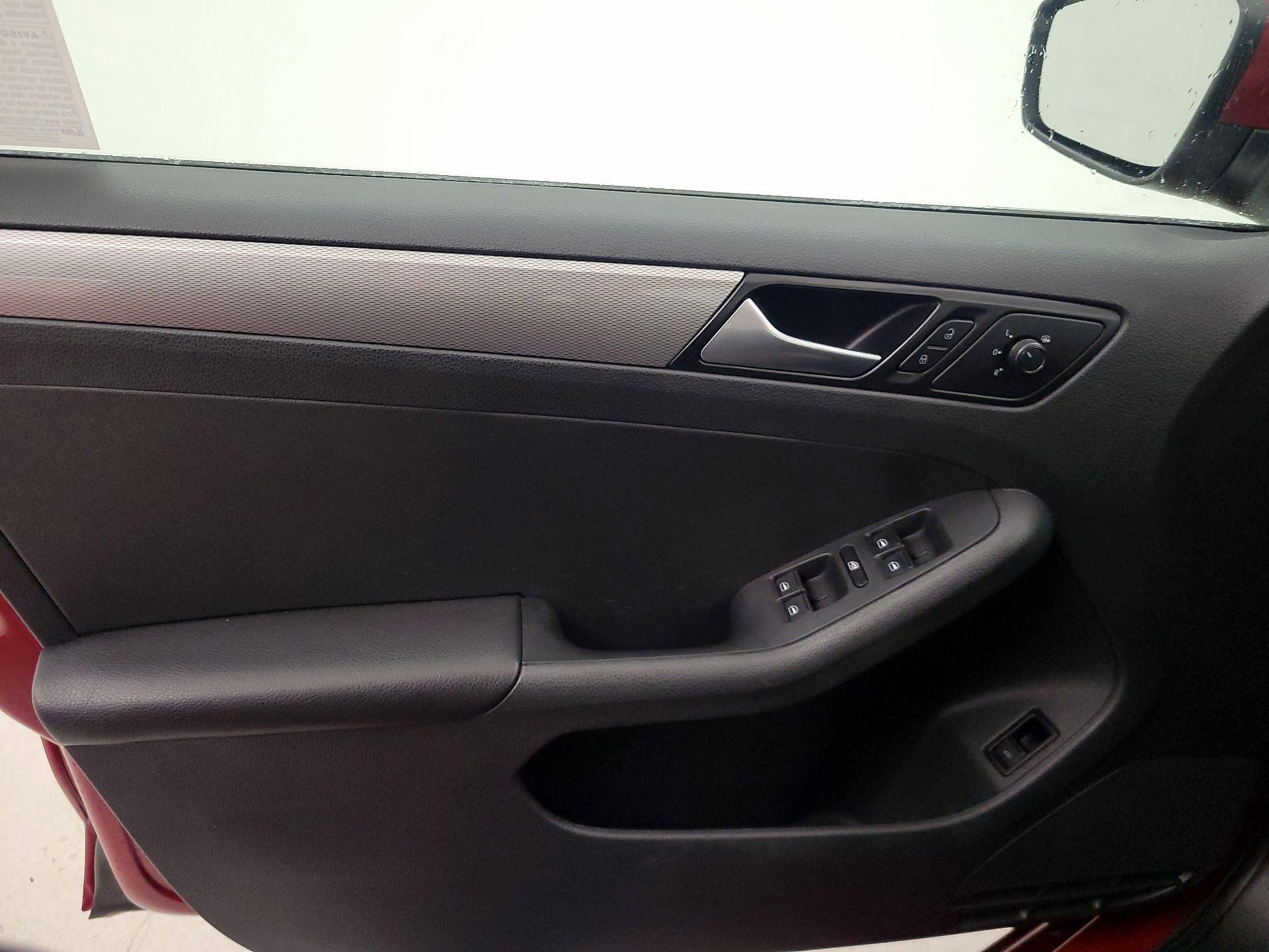 Thumbnail: 2017 Volkswagen Jetta - 12