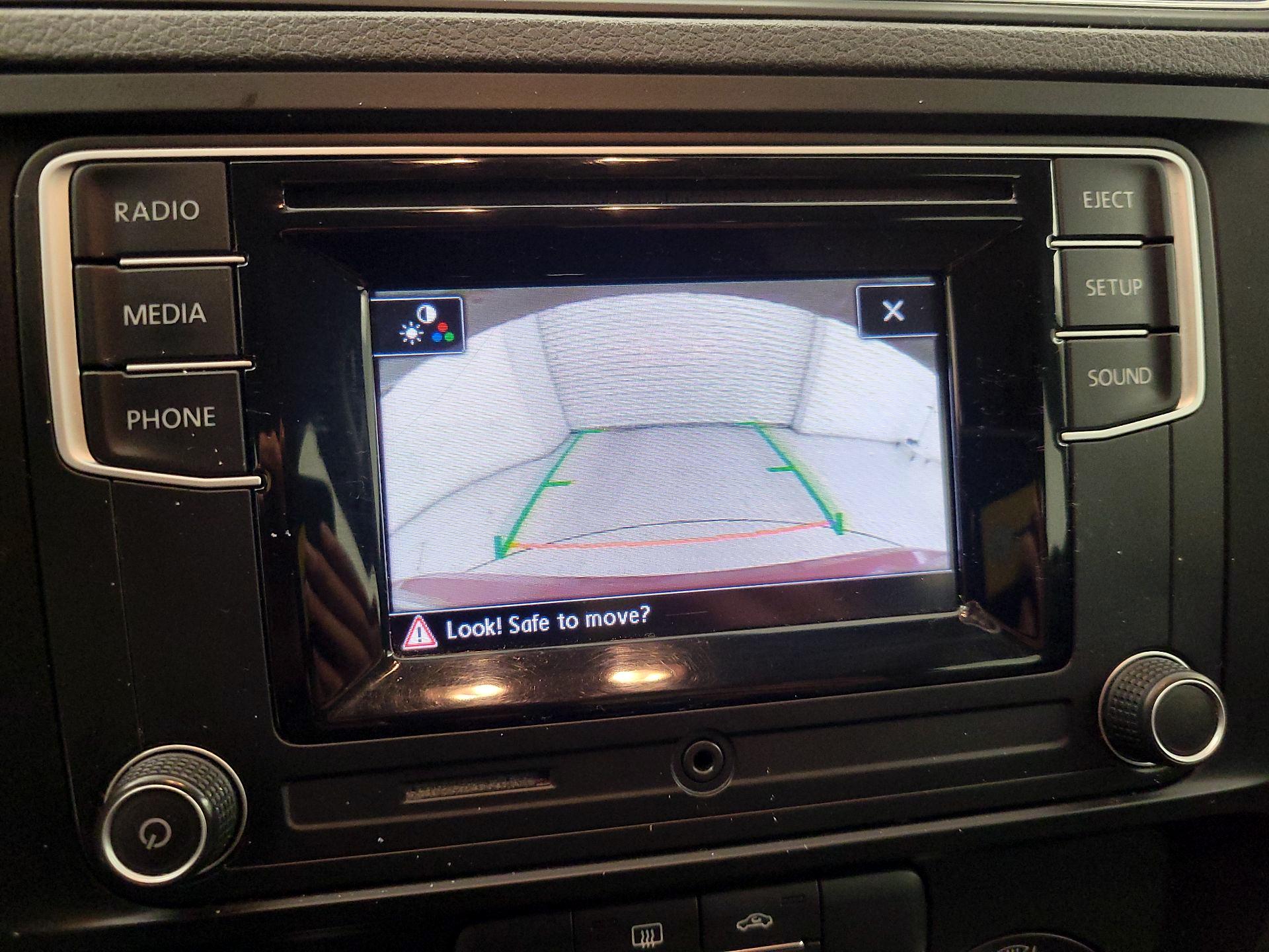 Thumbnail: 2017 Volkswagen Jetta - 14