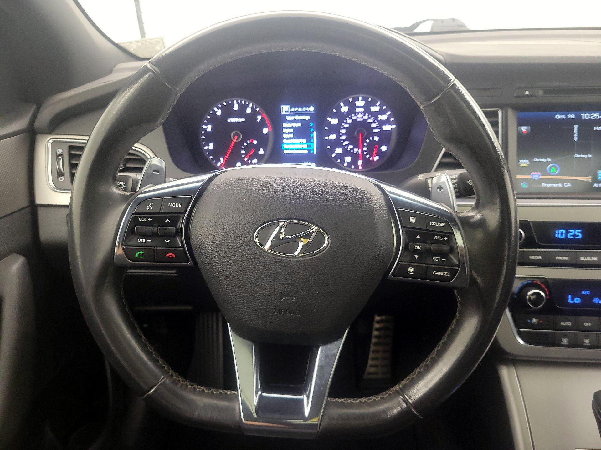 Thumbnail: 2015 Hyundai Sonata - 10