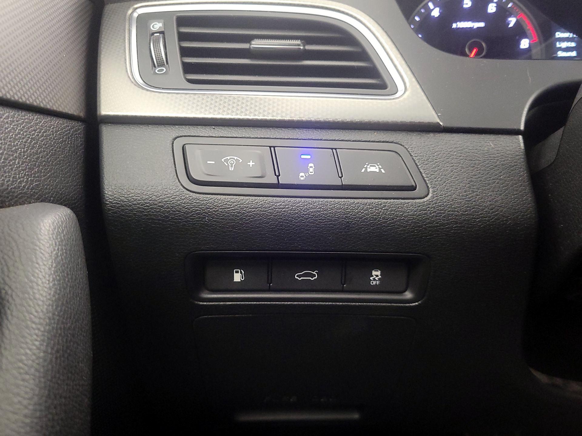 Thumbnail: 2015 Hyundai Sonata - 13