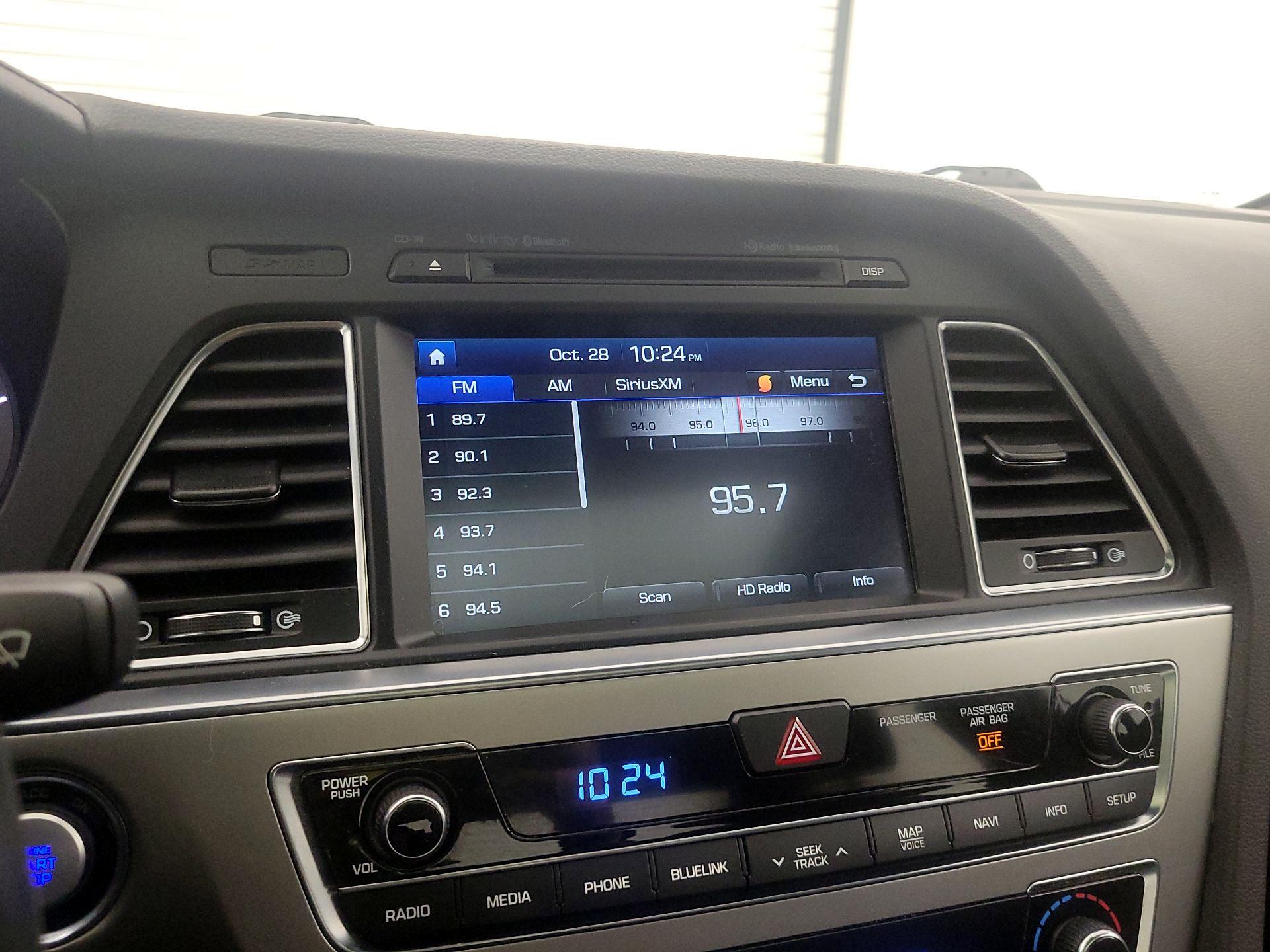 Thumbnail: 2015 Hyundai Sonata - 16