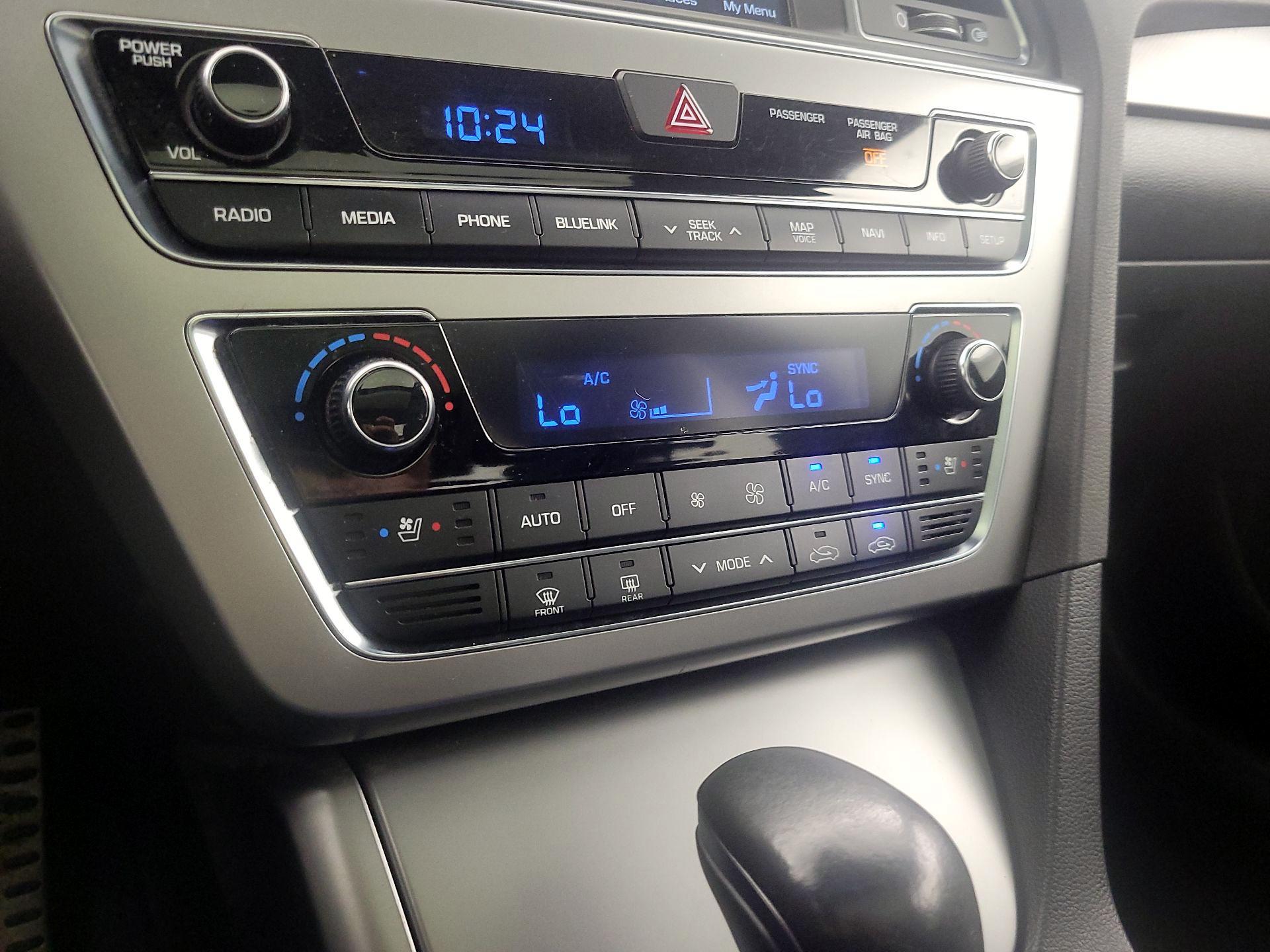 Thumbnail: 2015 Hyundai Sonata - 17