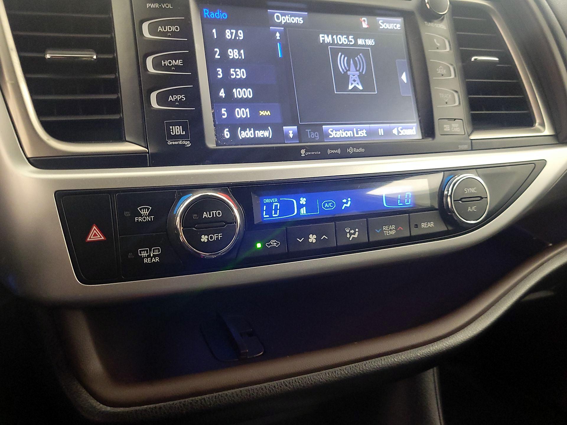 Thumbnail: 2019 Toyota Highlander - 16