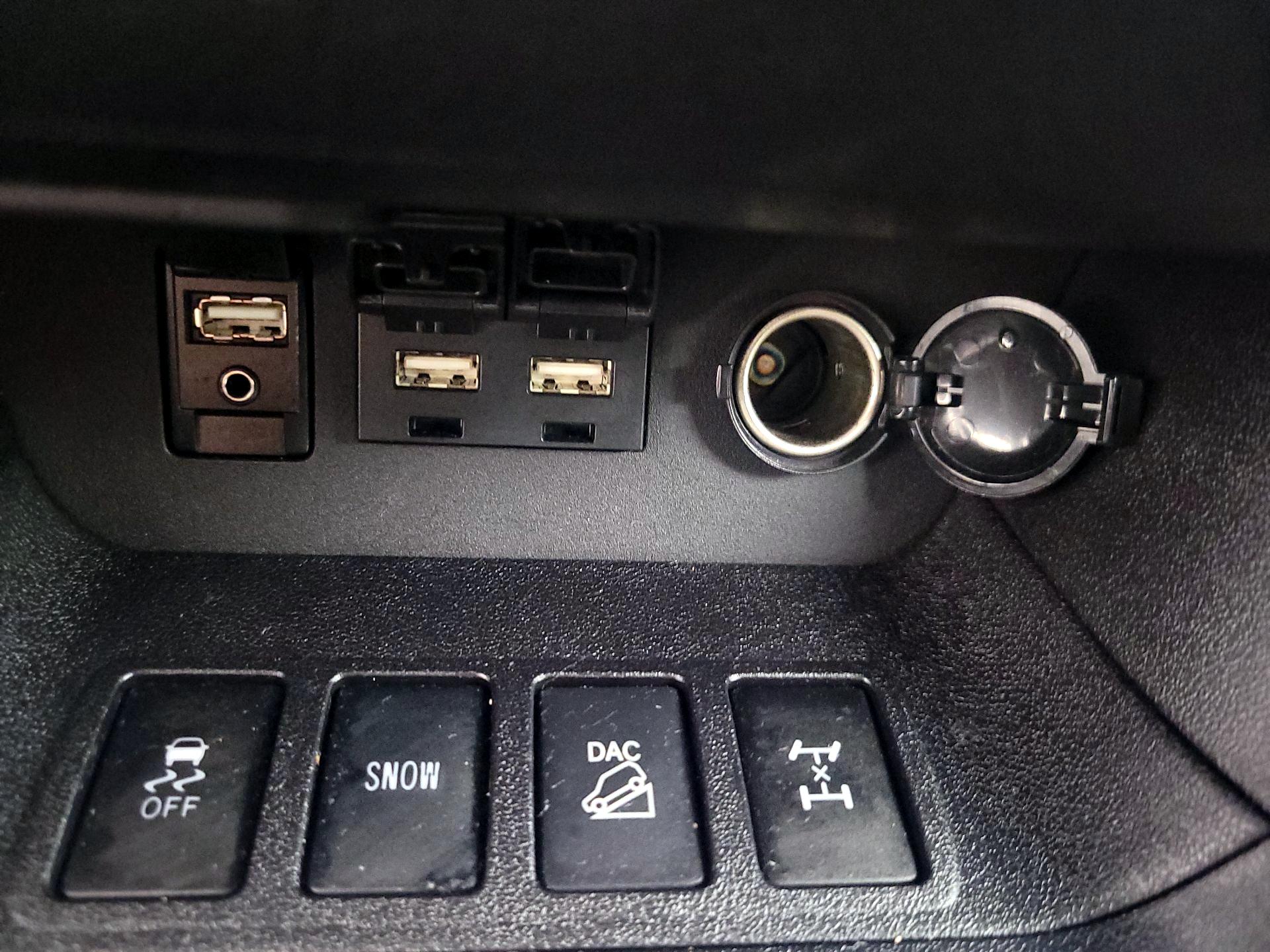 Thumbnail: 2019 Toyota Highlander - 18