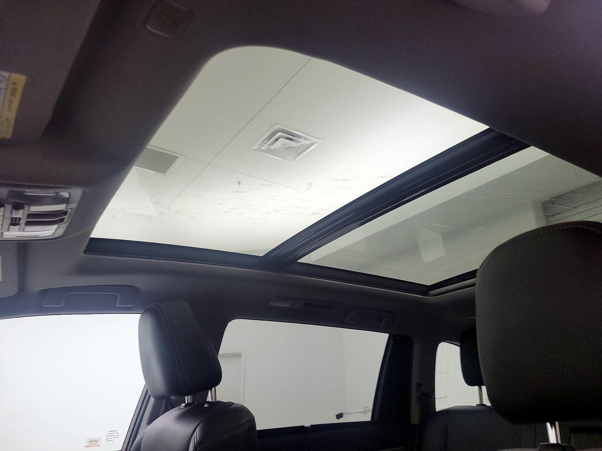 Thumbnail: 2019 Toyota Highlander - 19