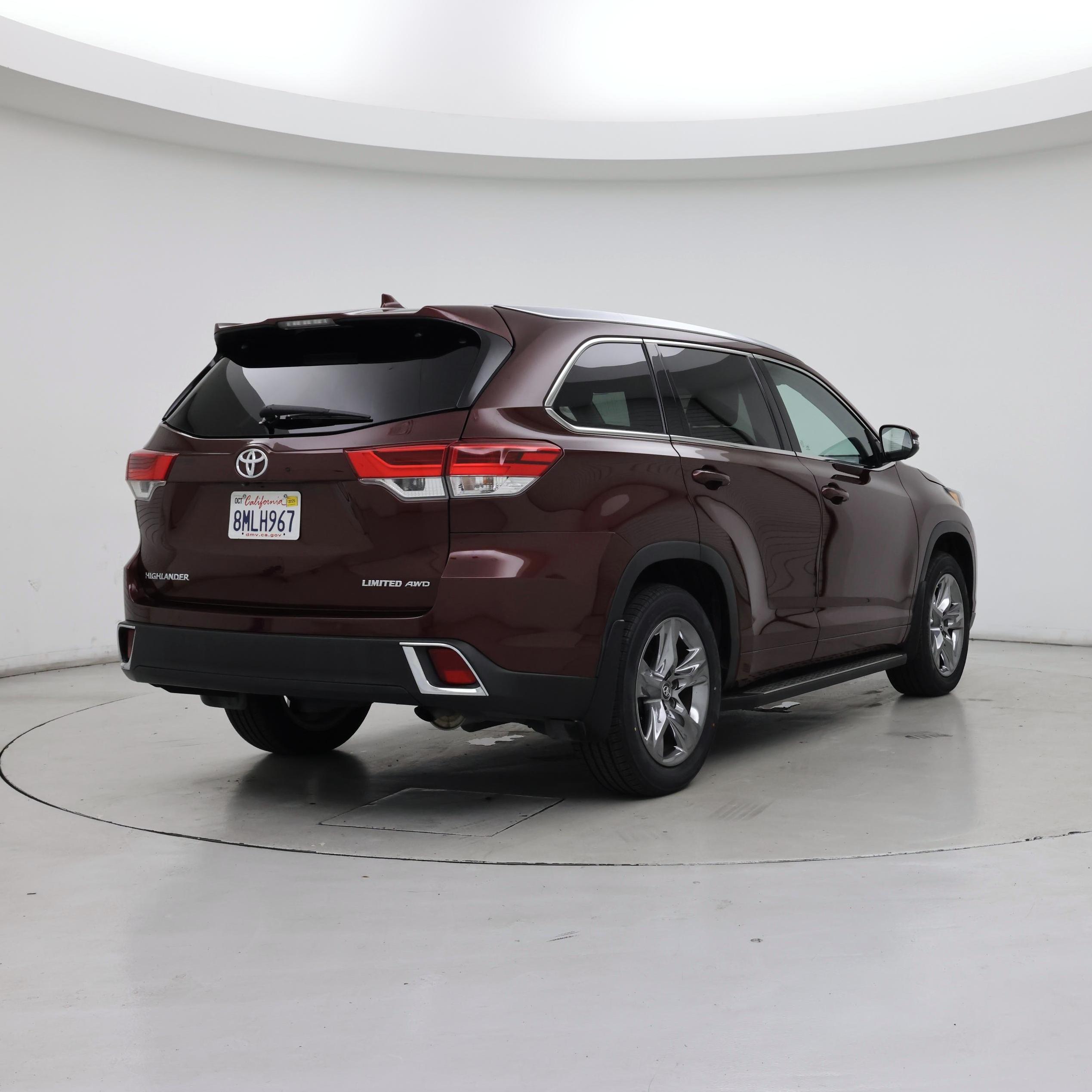Thumbnail: 2019 Toyota Highlander - 8