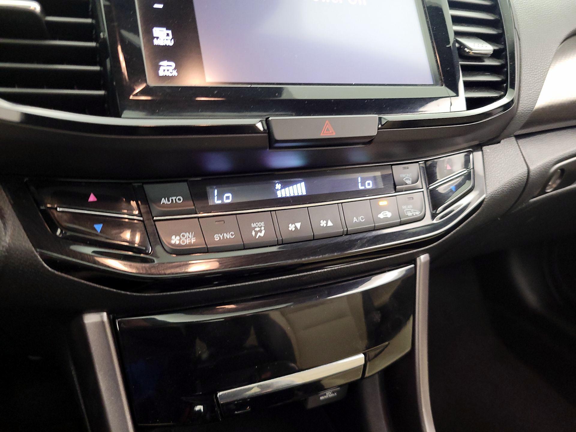 Thumbnail: 2016 Honda Accord - 17