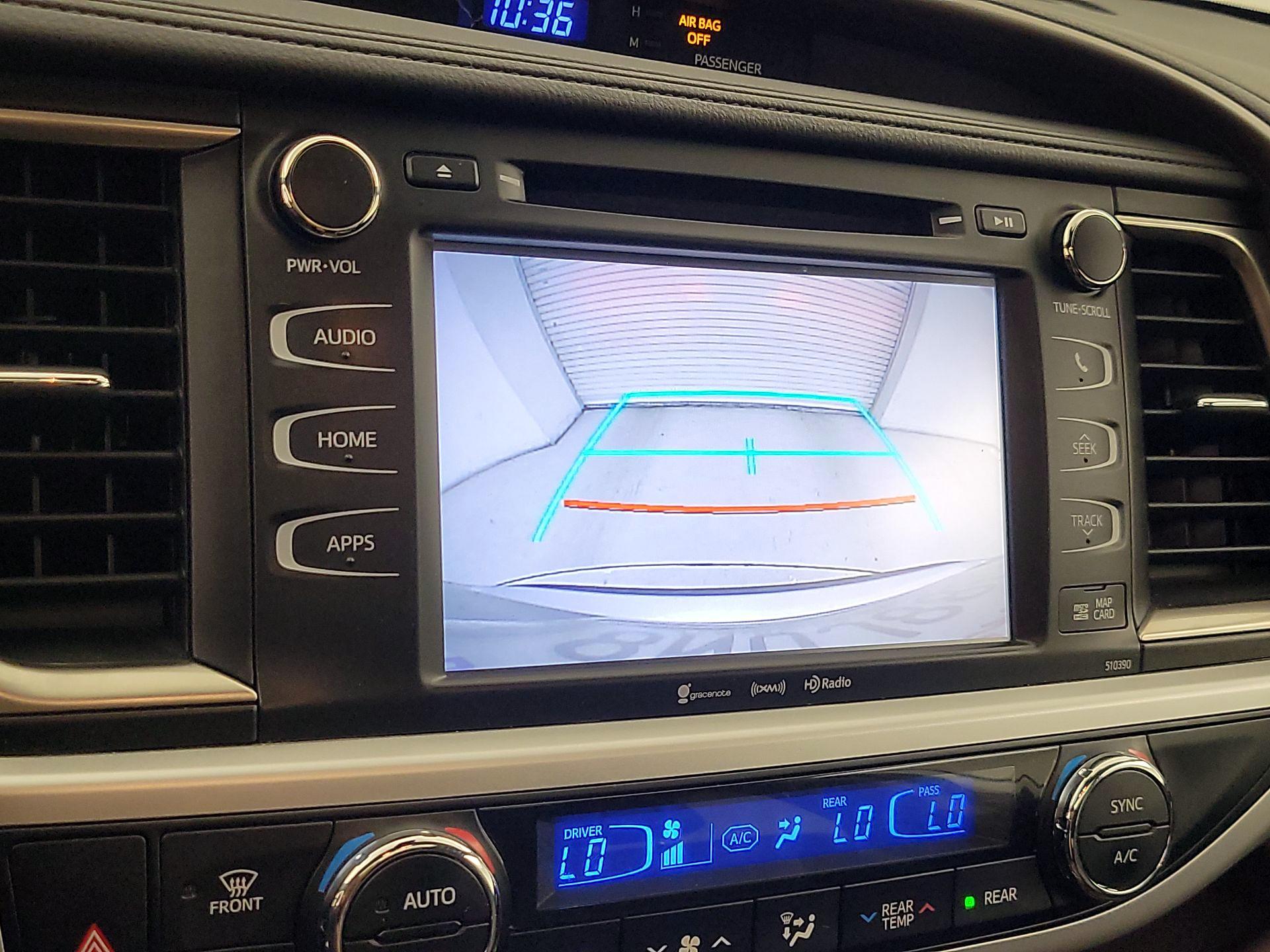 Thumbnail: 2019 Toyota Highlander - 15