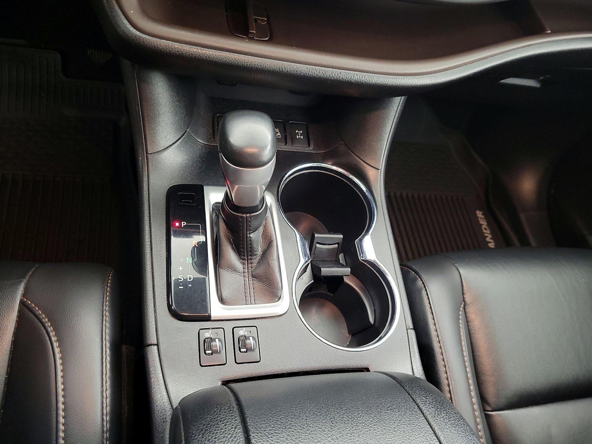 Thumbnail: 2019 Toyota Highlander - 18
