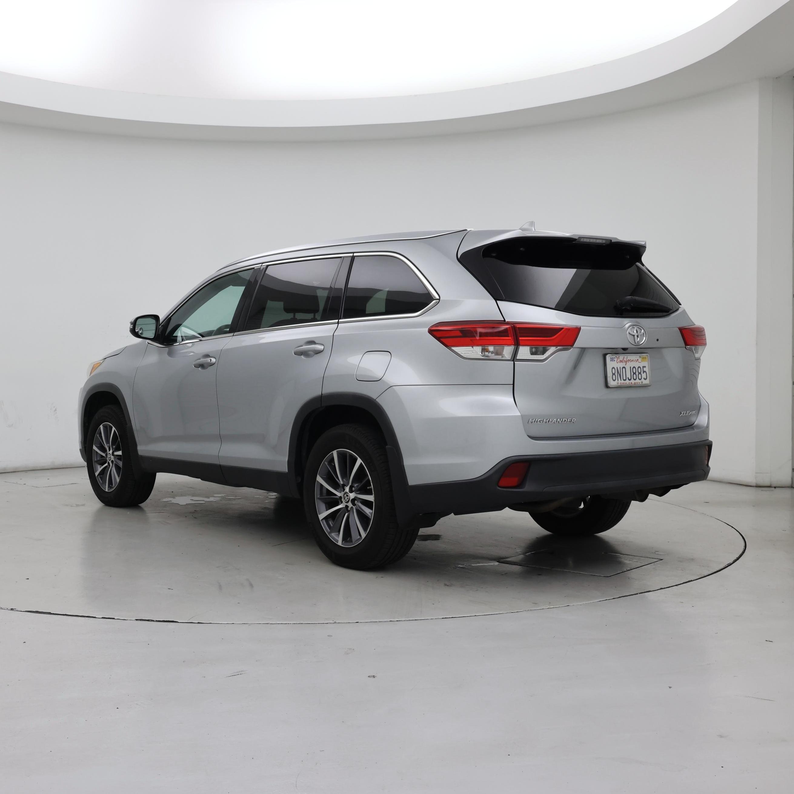 Thumbnail: 2019 Toyota Highlander - 2
