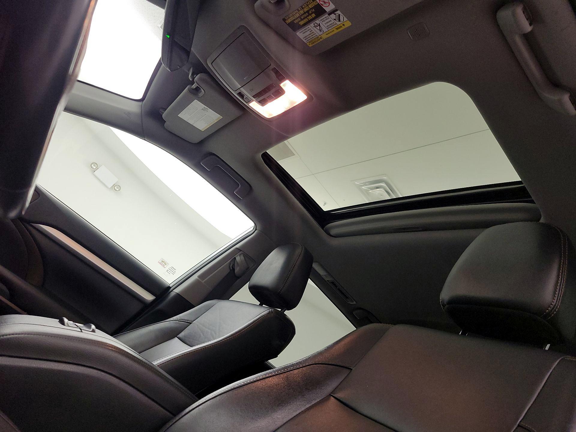 Thumbnail: 2019 Toyota Highlander - 20