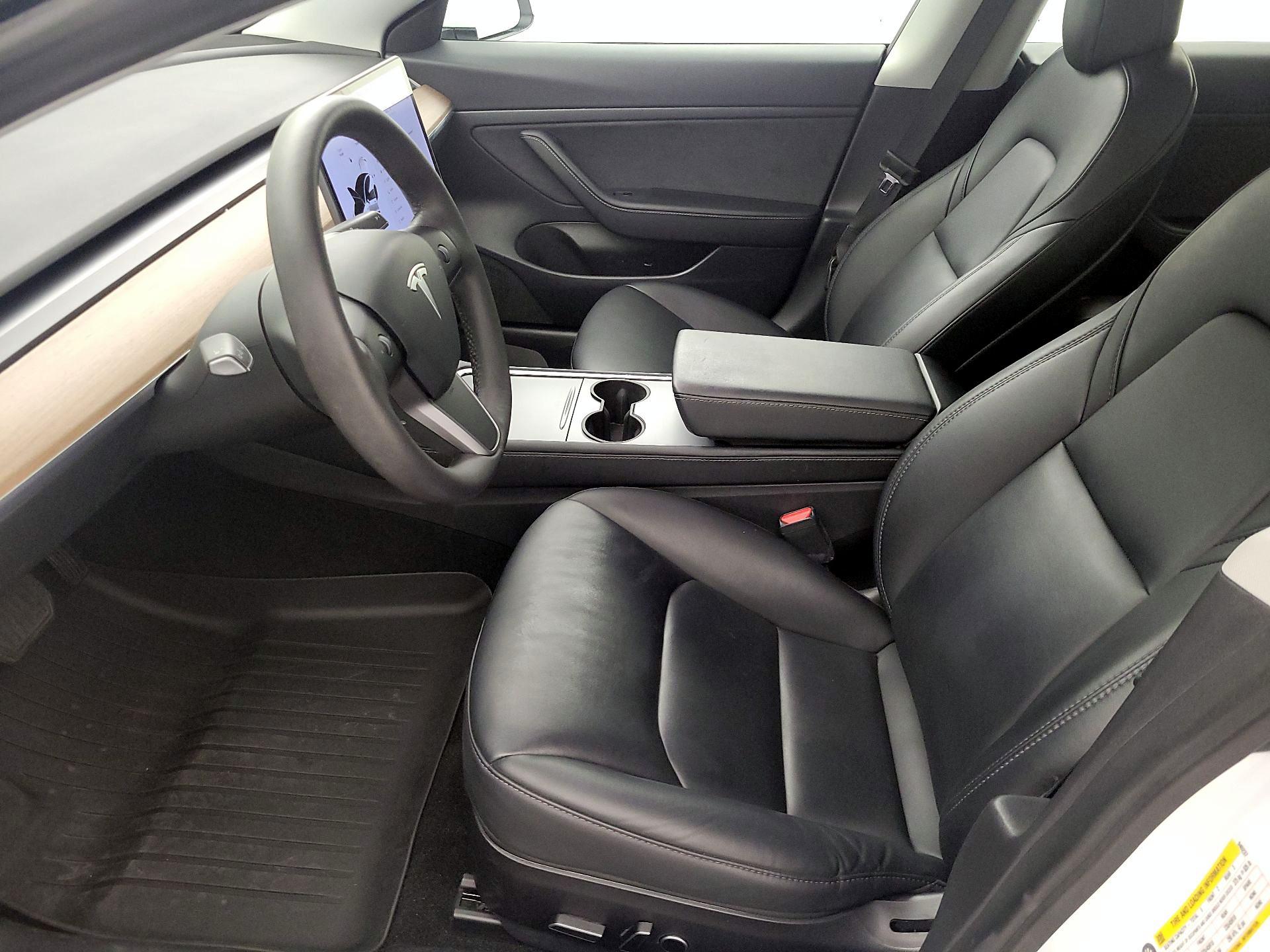 Thumbnail: 2021 Tesla Model 3 - 11