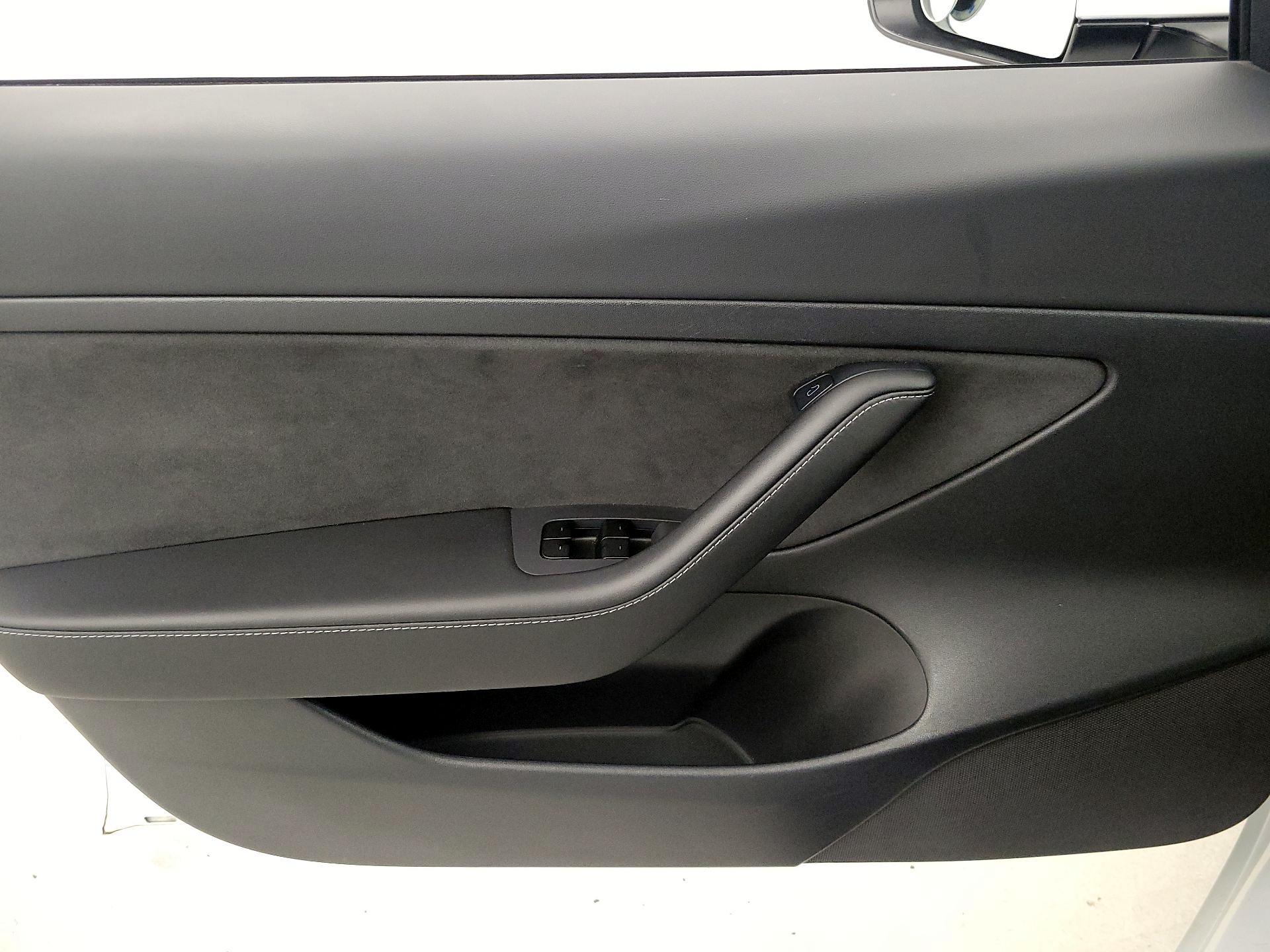 Thumbnail: 2021 Tesla Model 3 - 12