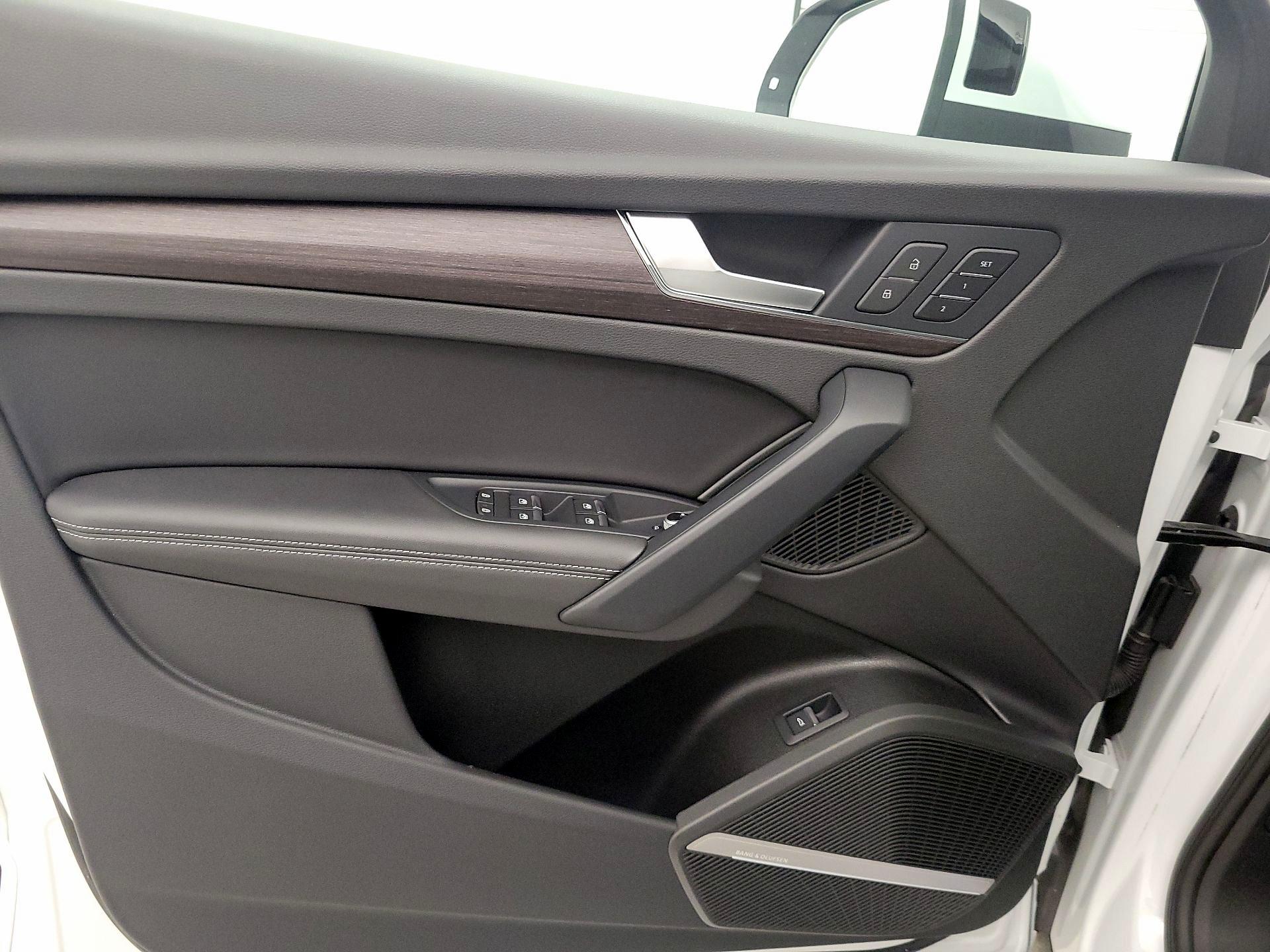 Thumbnail: 2023 Audi Q5 - 12