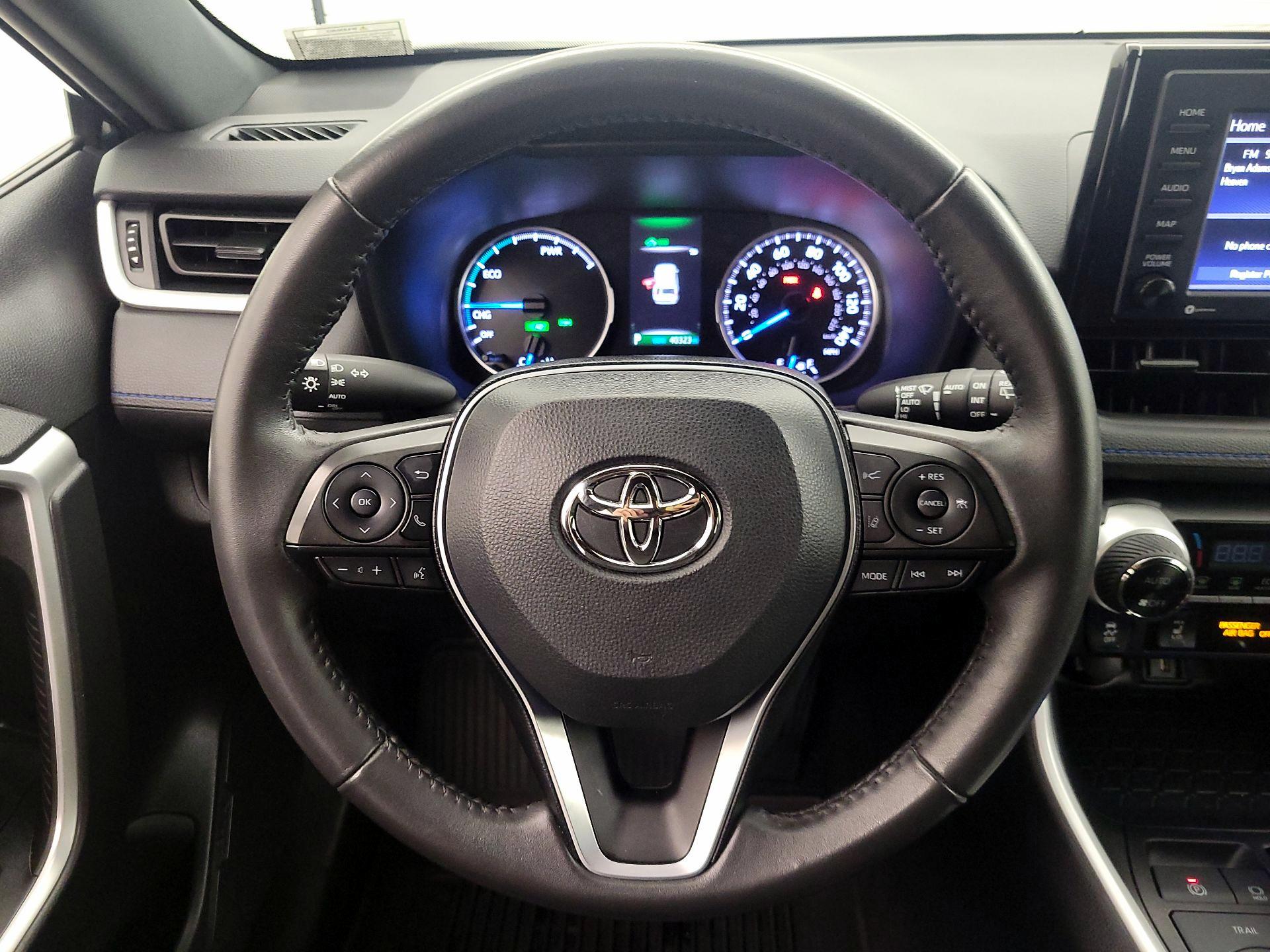 Thumbnail: 2022 Toyota RAV4 - 10