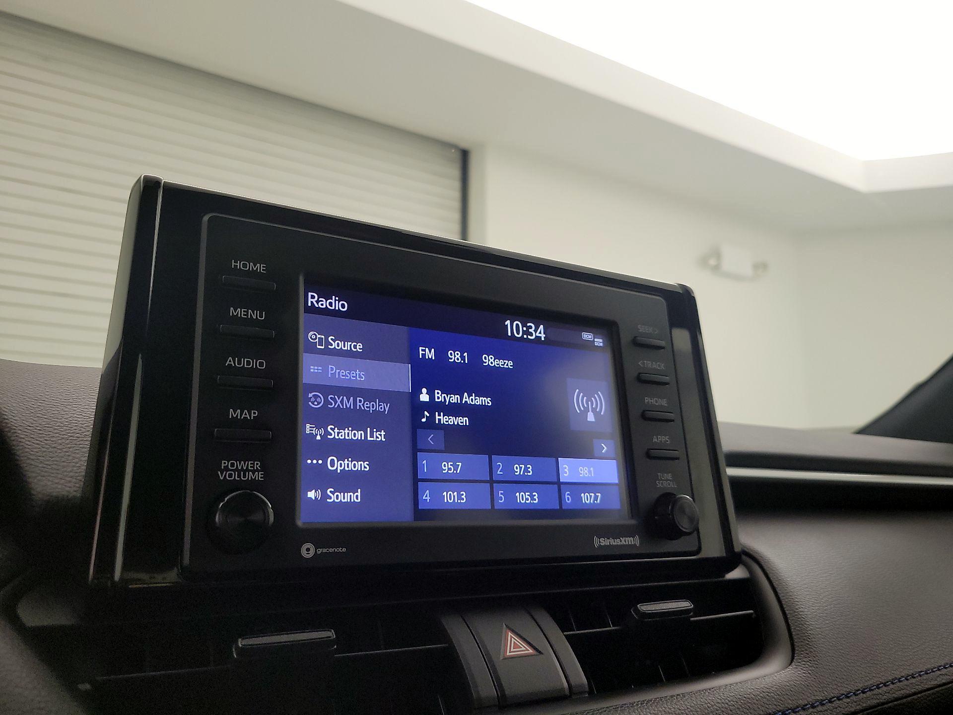 Thumbnail: 2022 Toyota RAV4 - 15