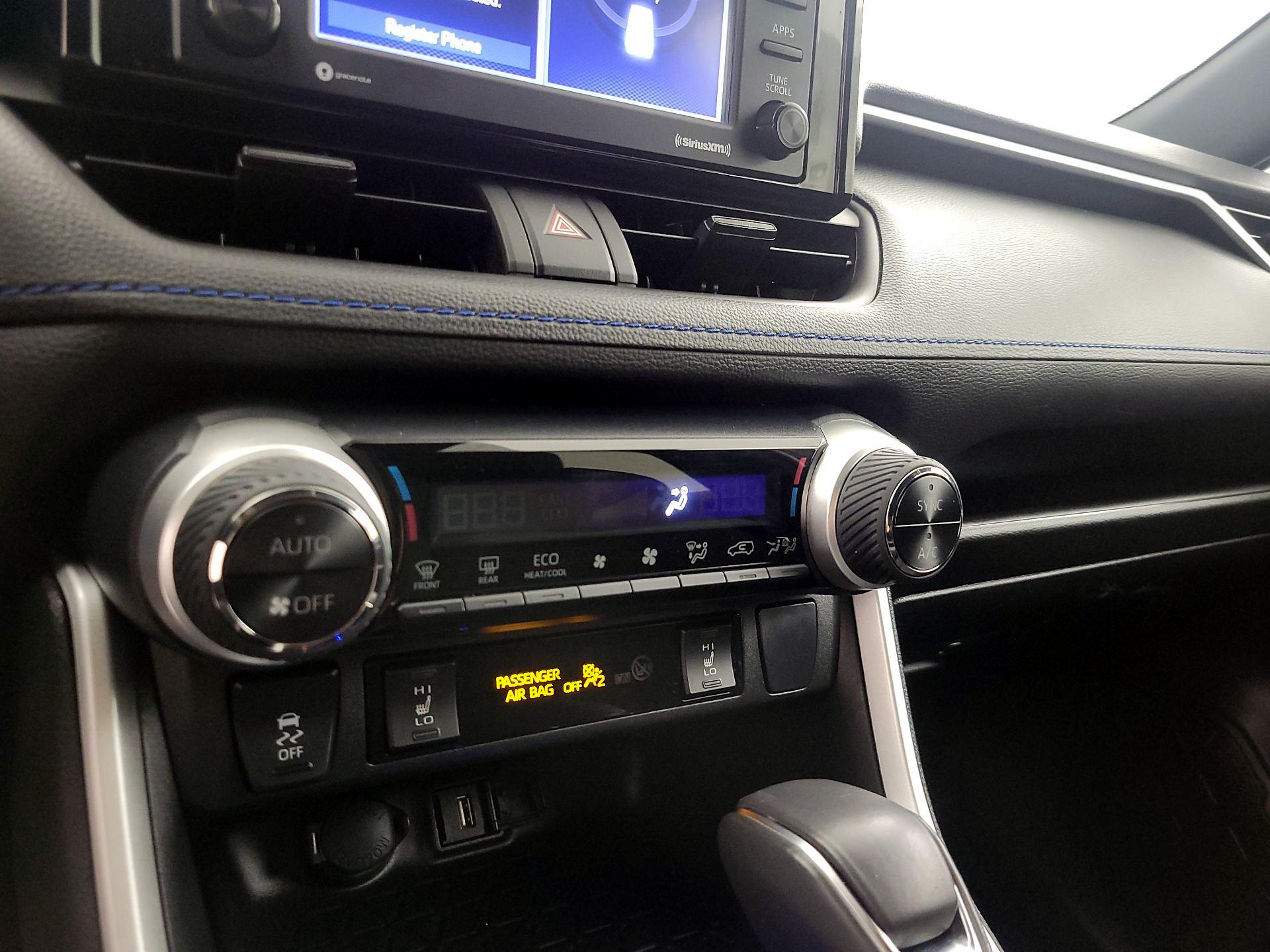 Thumbnail: 2022 Toyota RAV4 - 16