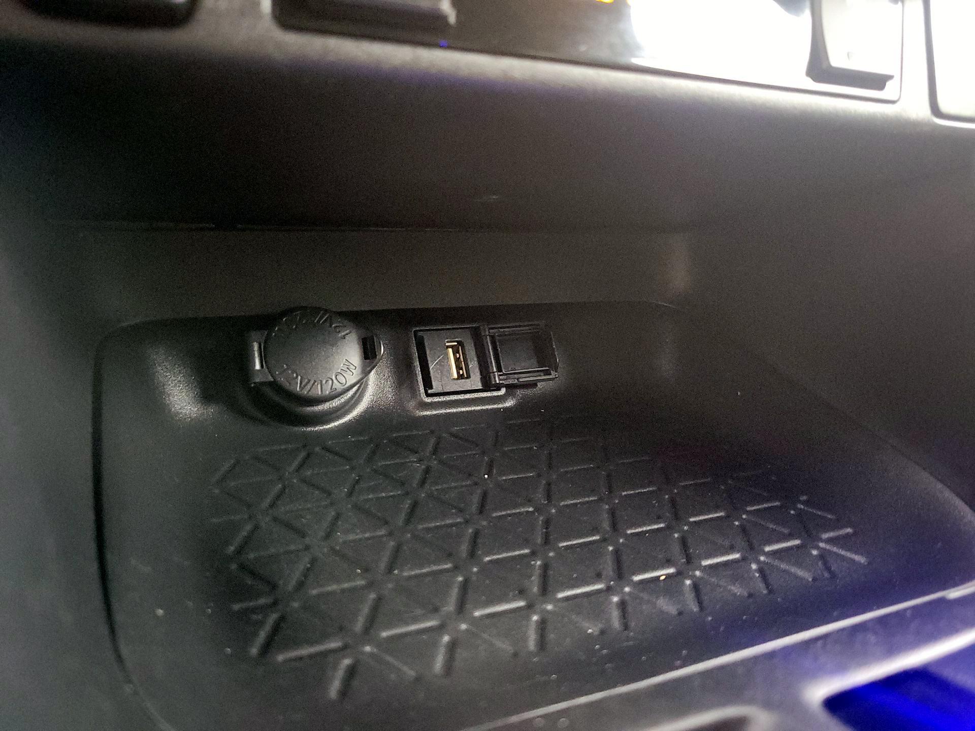 Thumbnail: 2022 Toyota RAV4 - 18