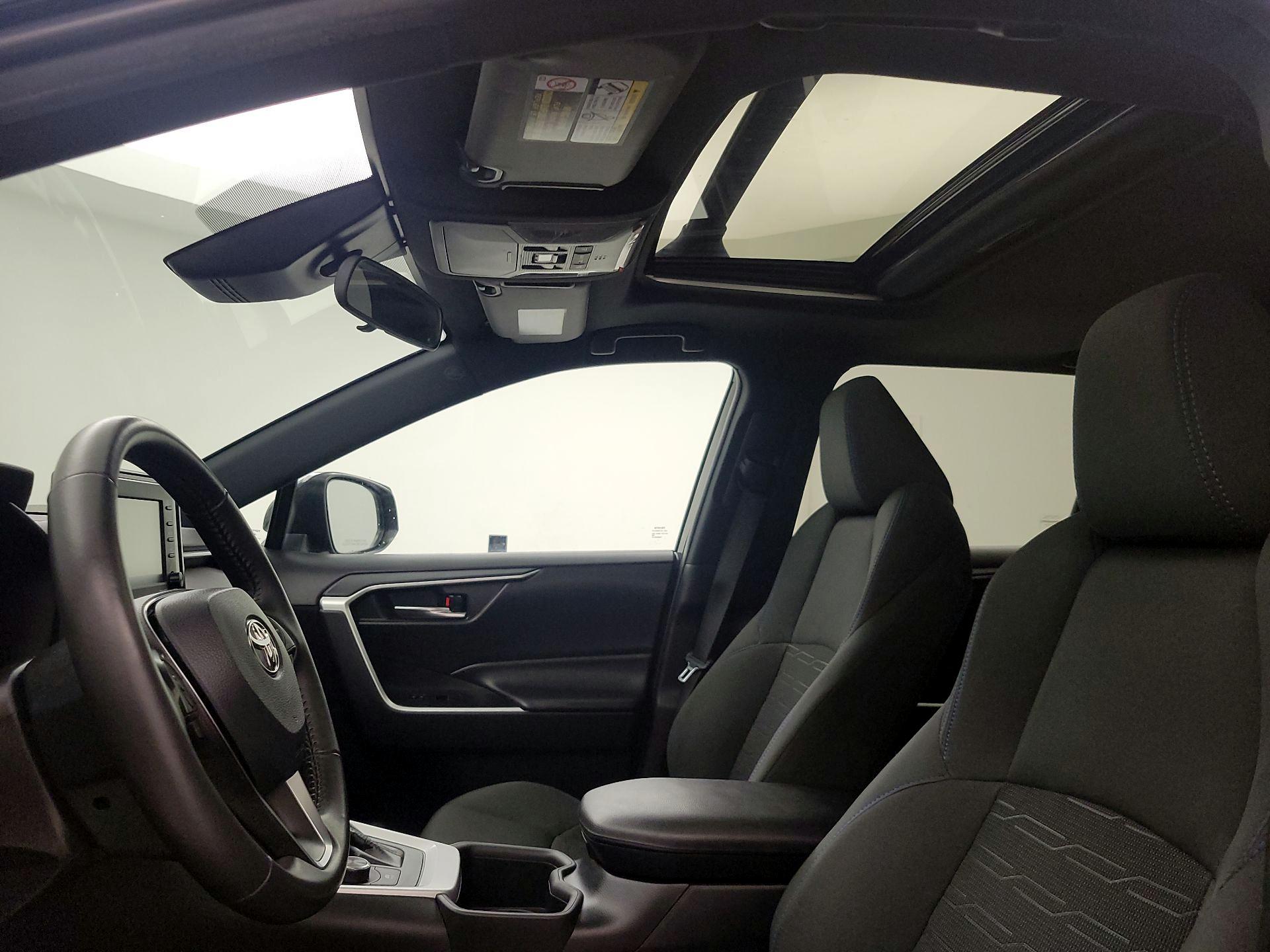 Thumbnail: 2022 Toyota RAV4 - 19