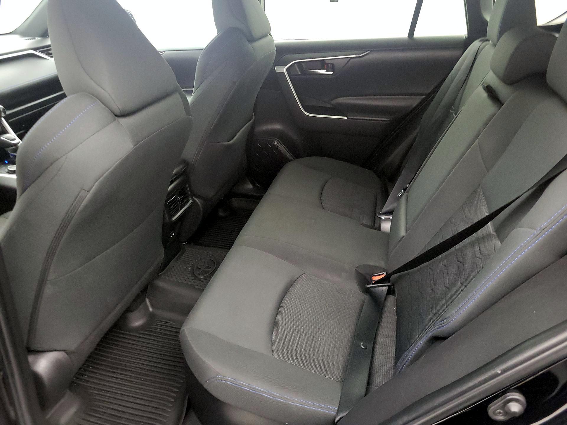 Thumbnail: 2022 Toyota RAV4 - 20