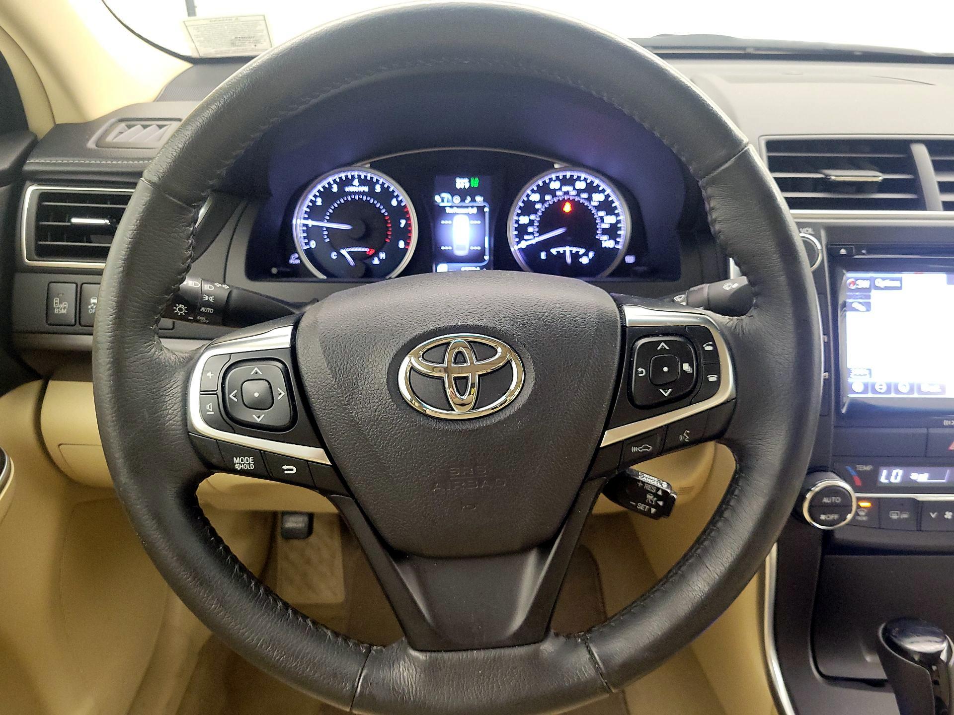 Thumbnail: 2017 Toyota Camry - 10