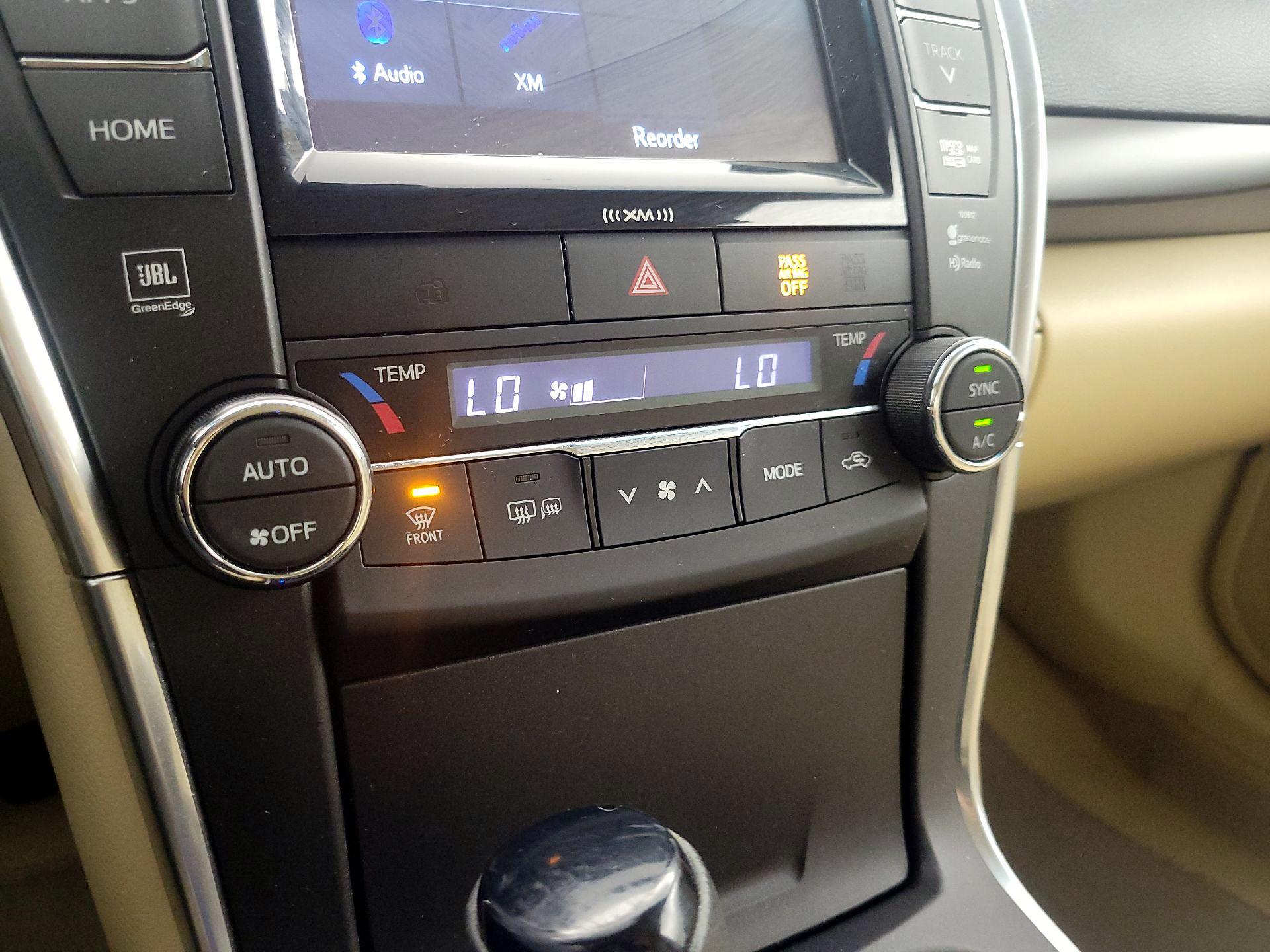 Thumbnail: 2017 Toyota Camry - 17