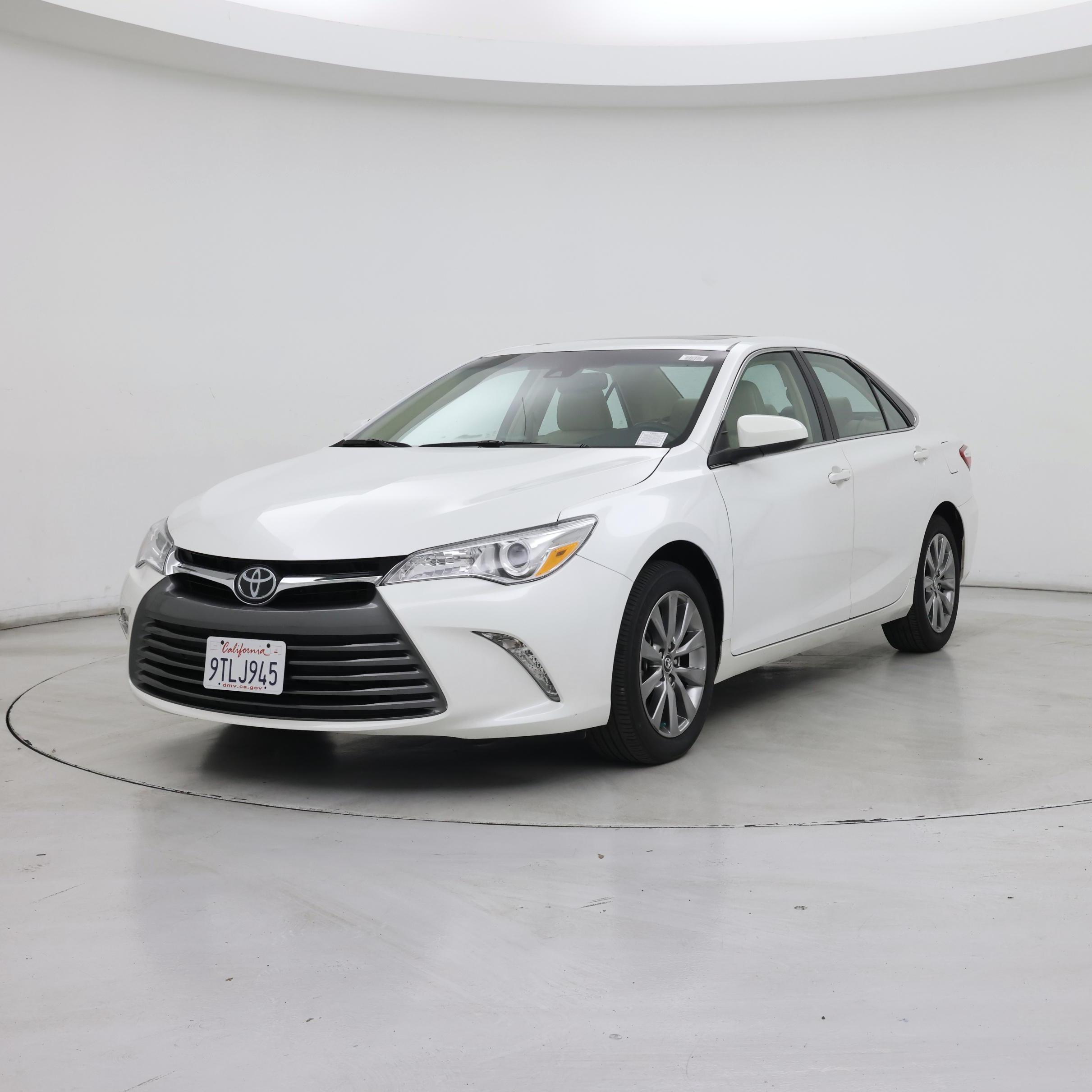 Thumbnail: 2017 Toyota Camry - 4