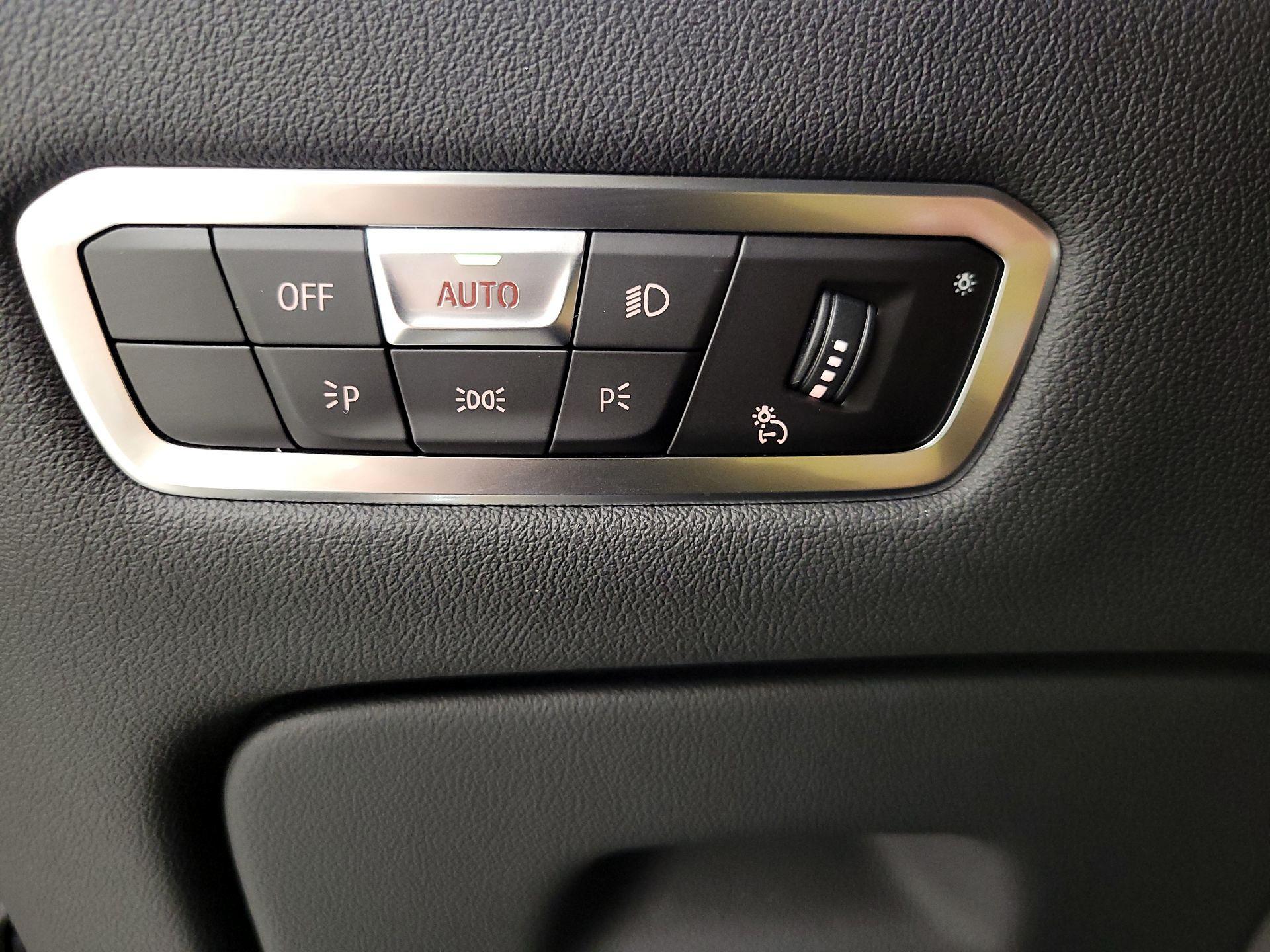 Thumbnail: 2022 BMW X5 - 13