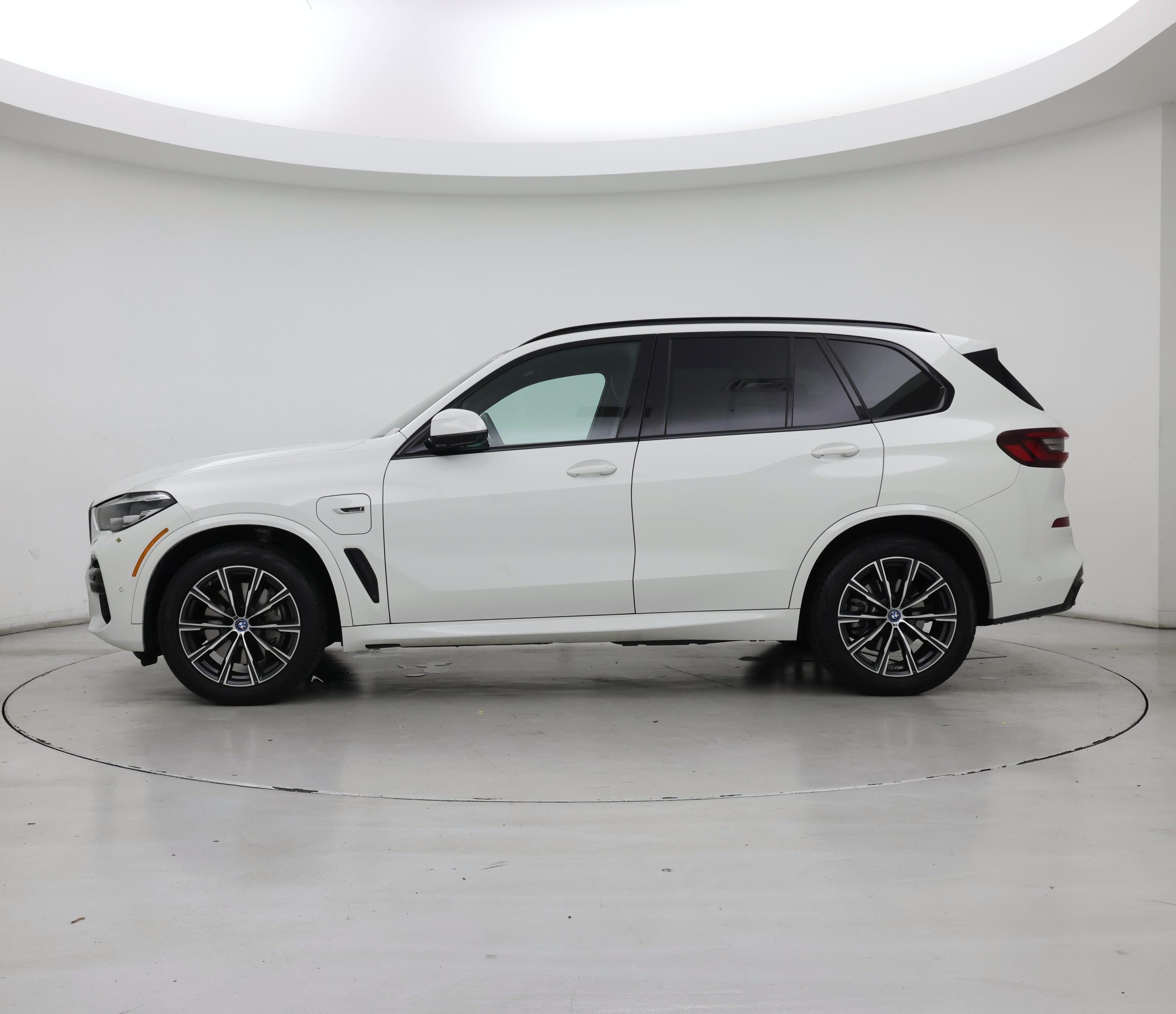 Thumbnail: 2022 BMW X5 - 3