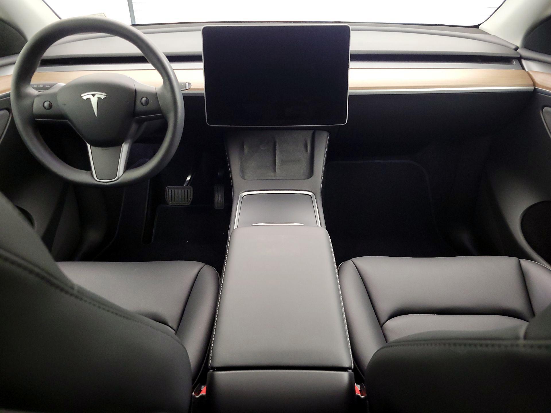 Thumbnail: 2025 Tesla Model Y - 9