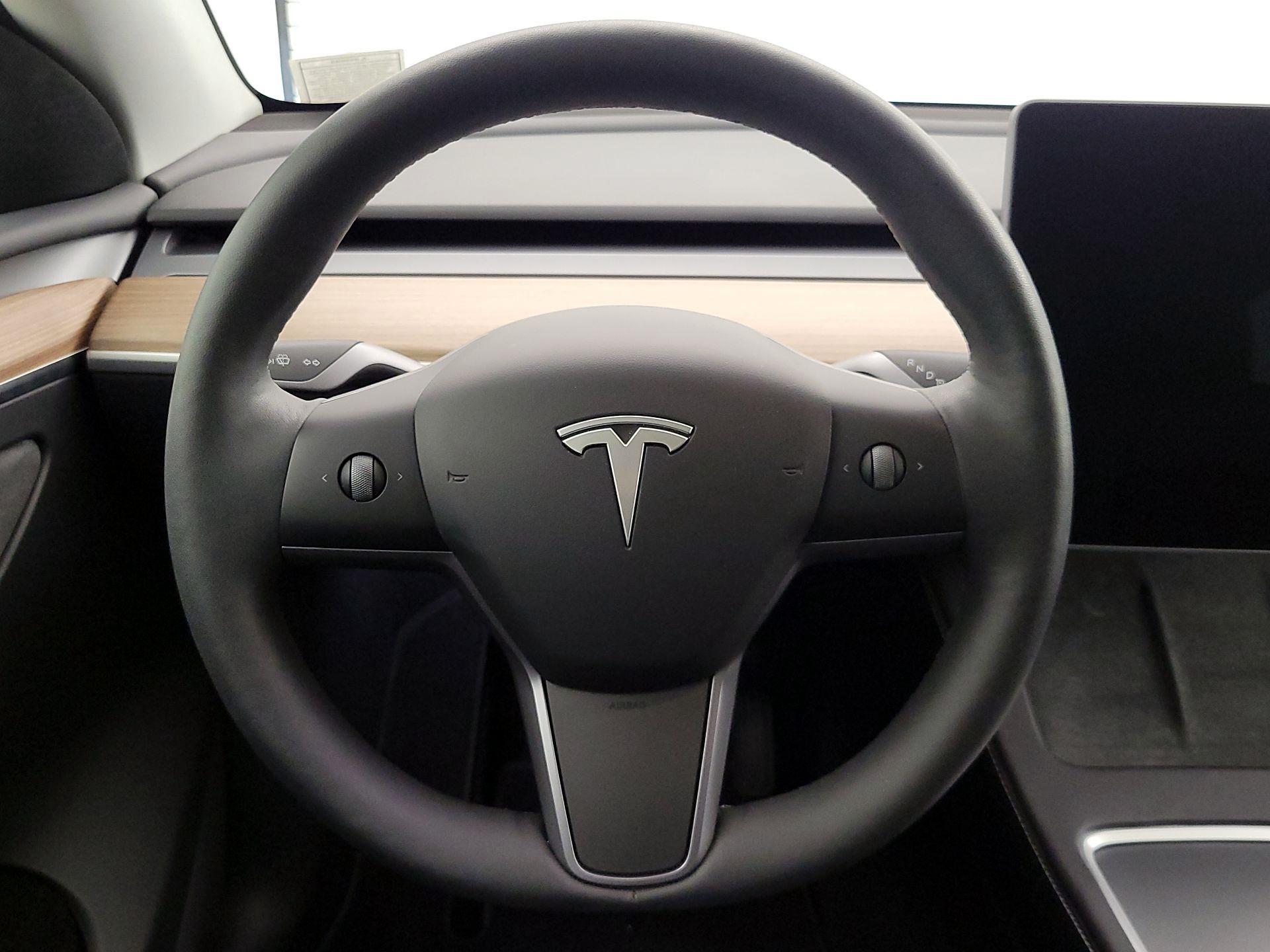 Thumbnail: 2025 Tesla Model Y - 10