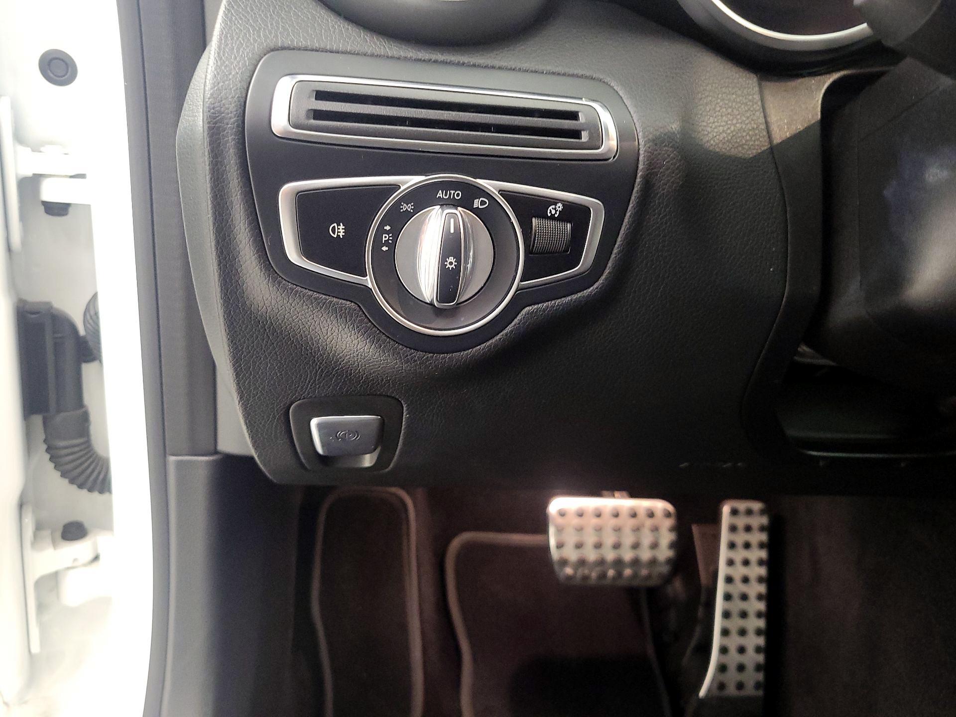 Thumbnail: 2020 Mercedes-Benz C-Class - 13