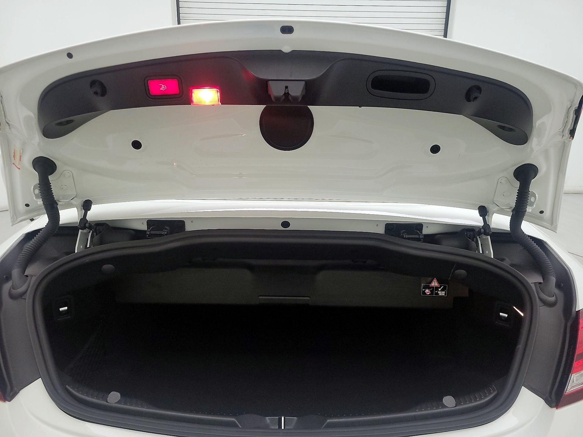 Thumbnail: 2020 Mercedes-Benz C-Class - 18