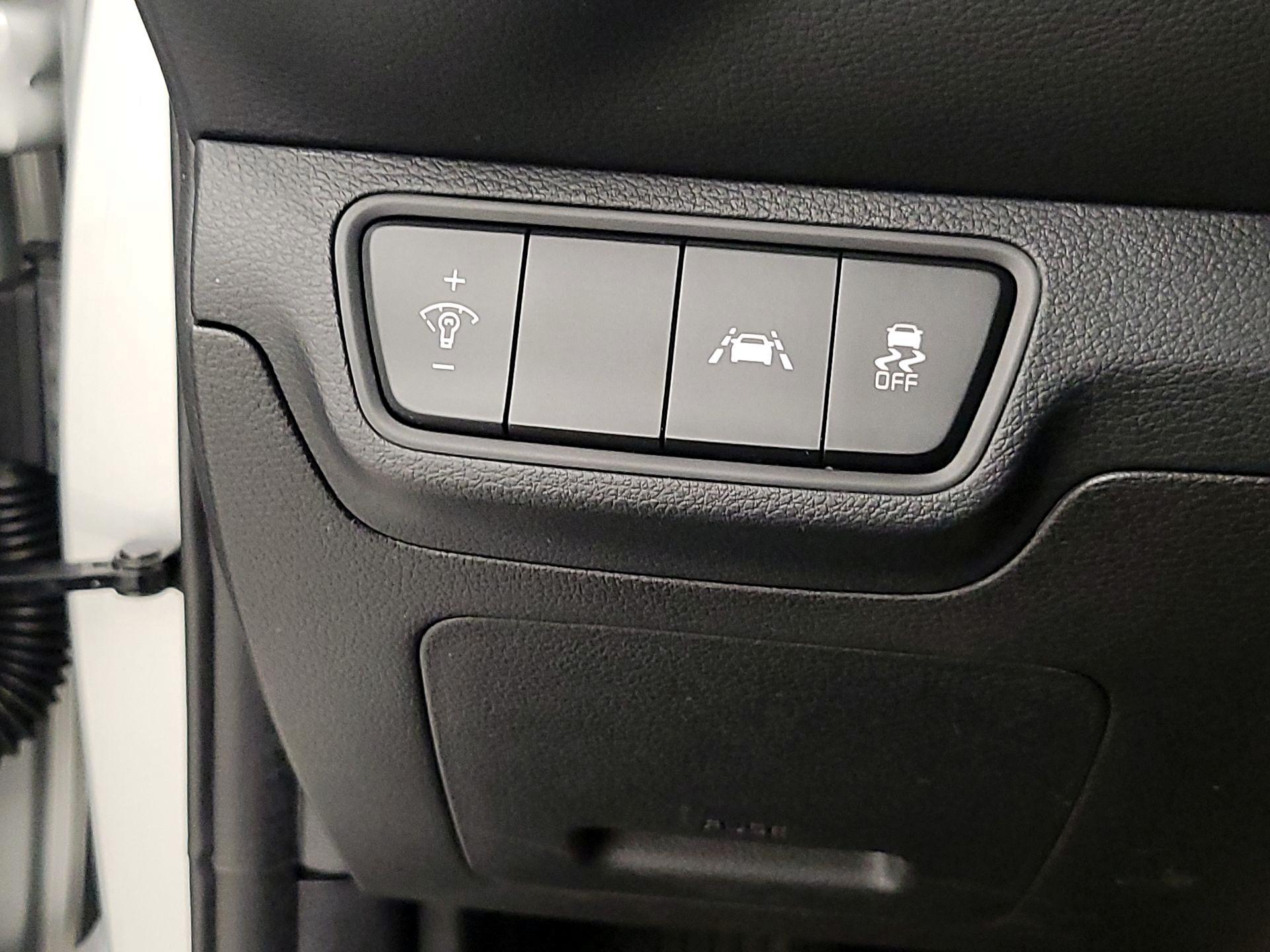 Thumbnail: 2021 Kia Forte - 13