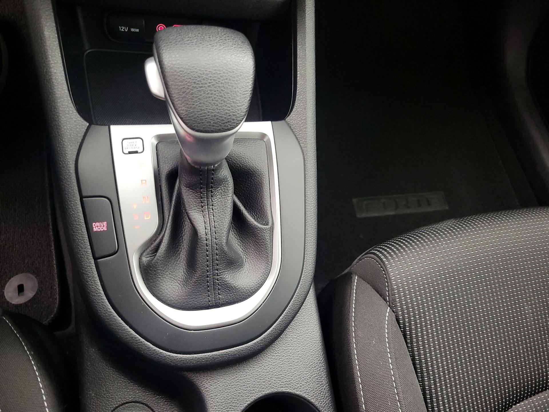 Thumbnail: 2021 Kia Forte - 17