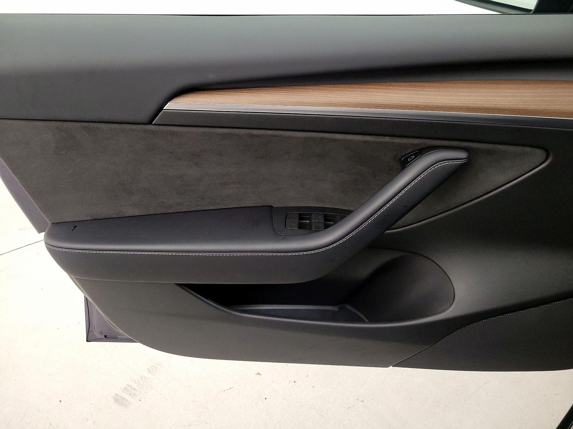Thumbnail: 2023 Tesla Model 3 - 12
